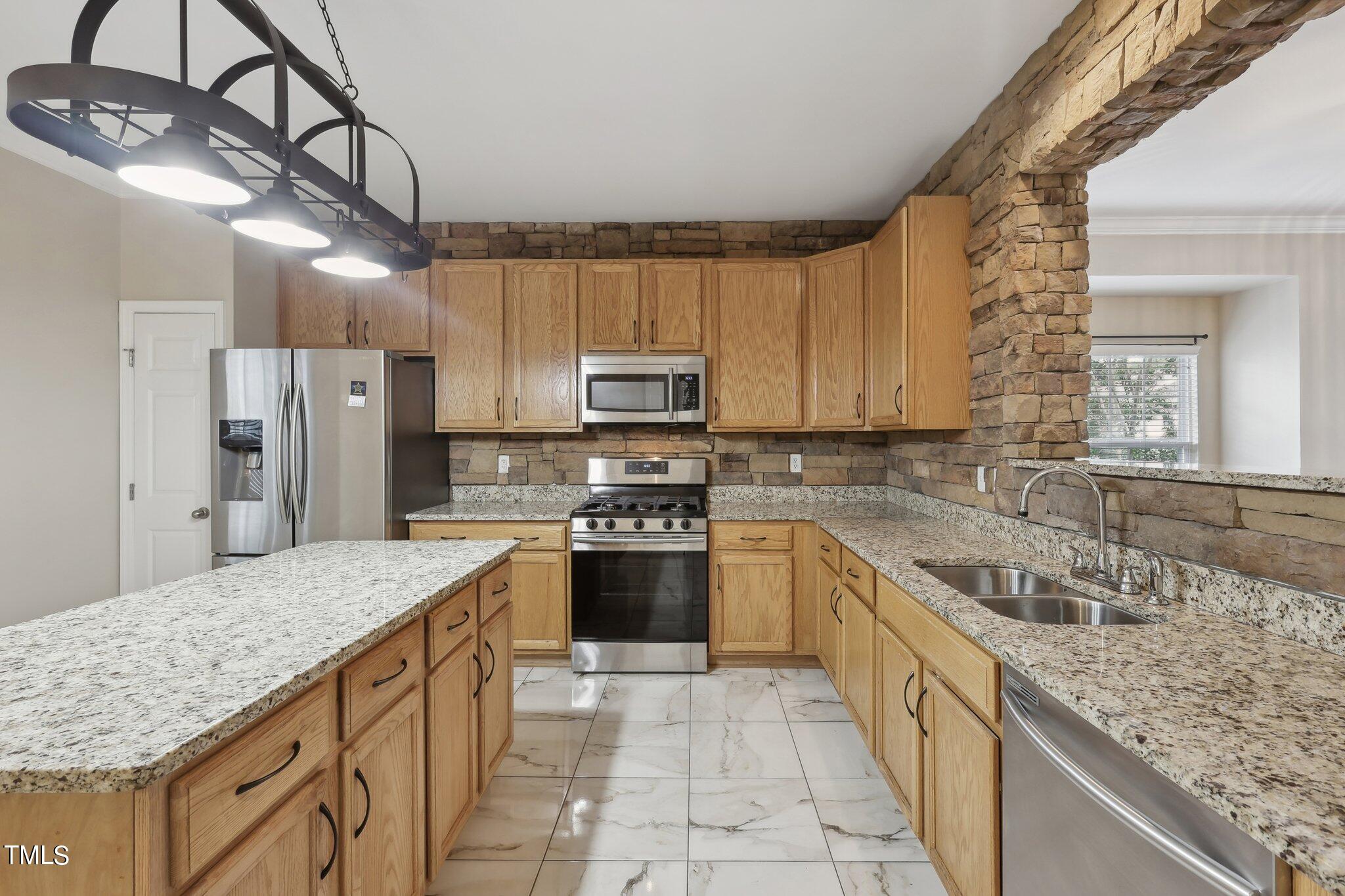 11817 Canemount Street Property Photo 10