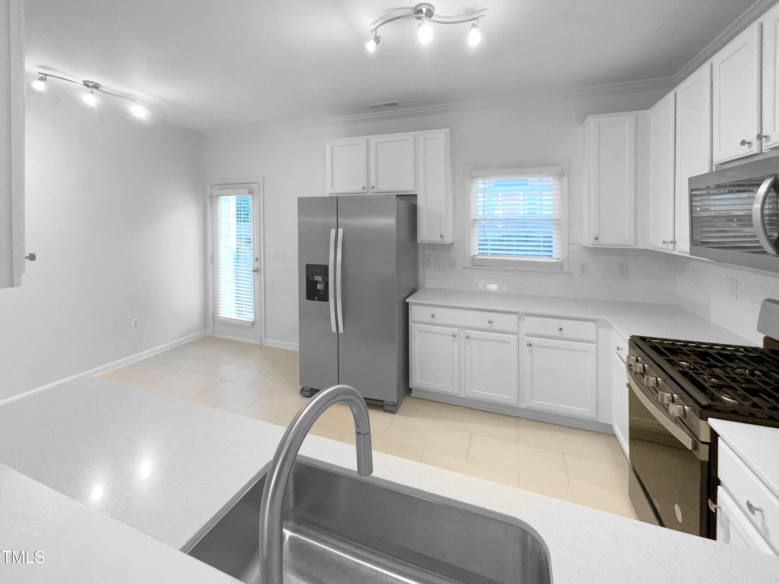 1025 Bungalow Park Drive Property Photo 8