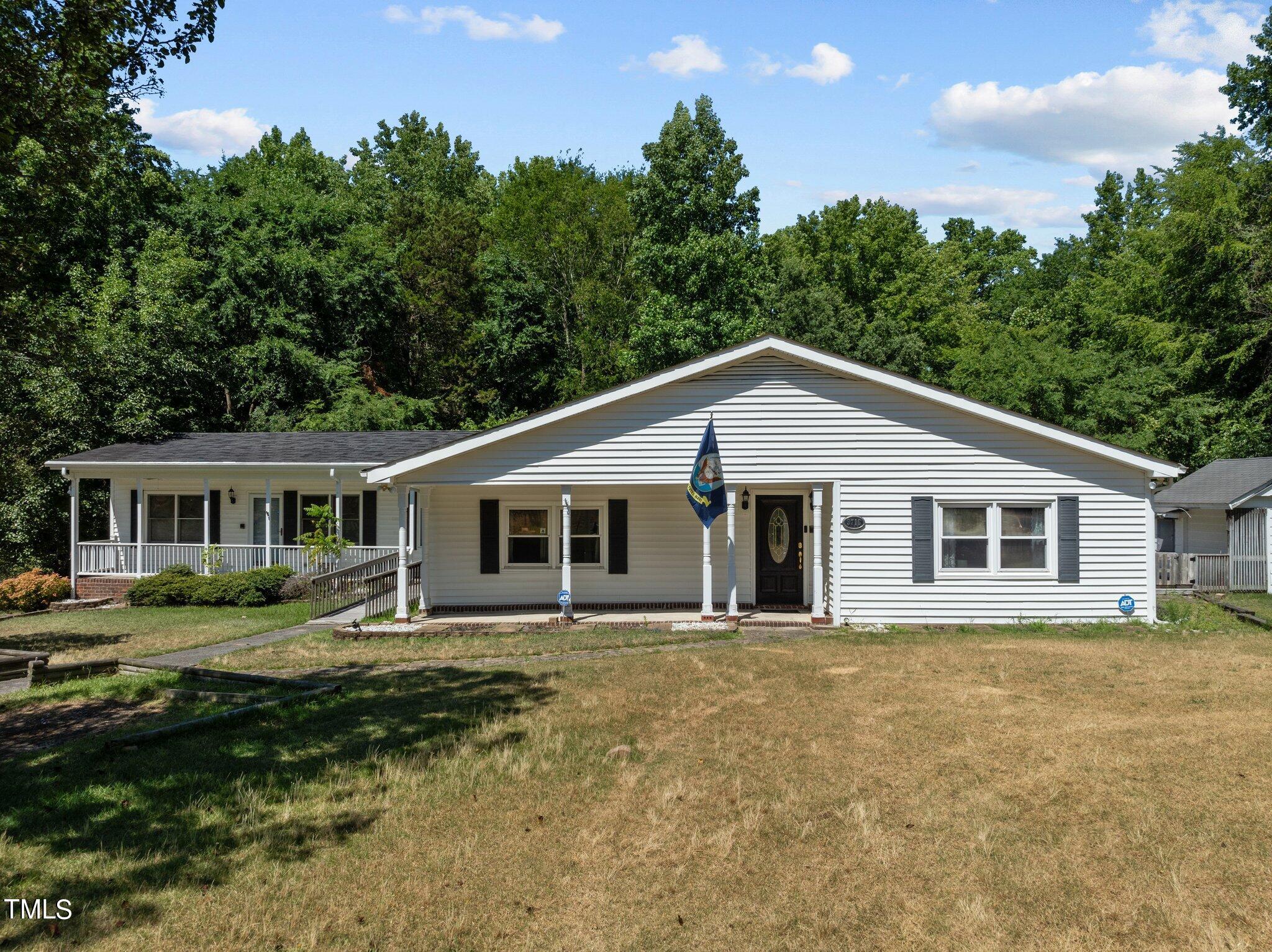 3716 Pearl Road Property Photo 2