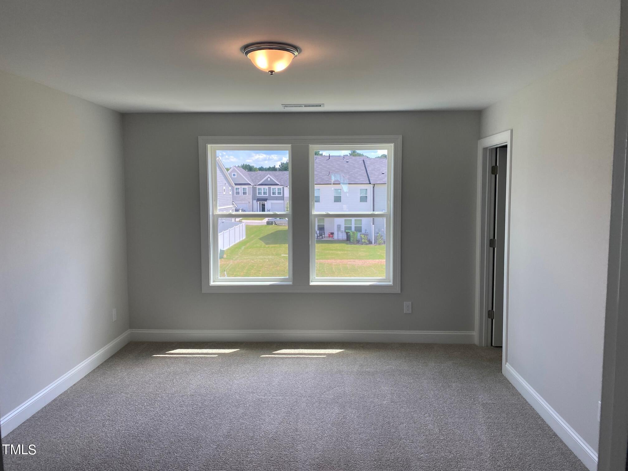 552 Eversden Drive # 236 Property Photo 3