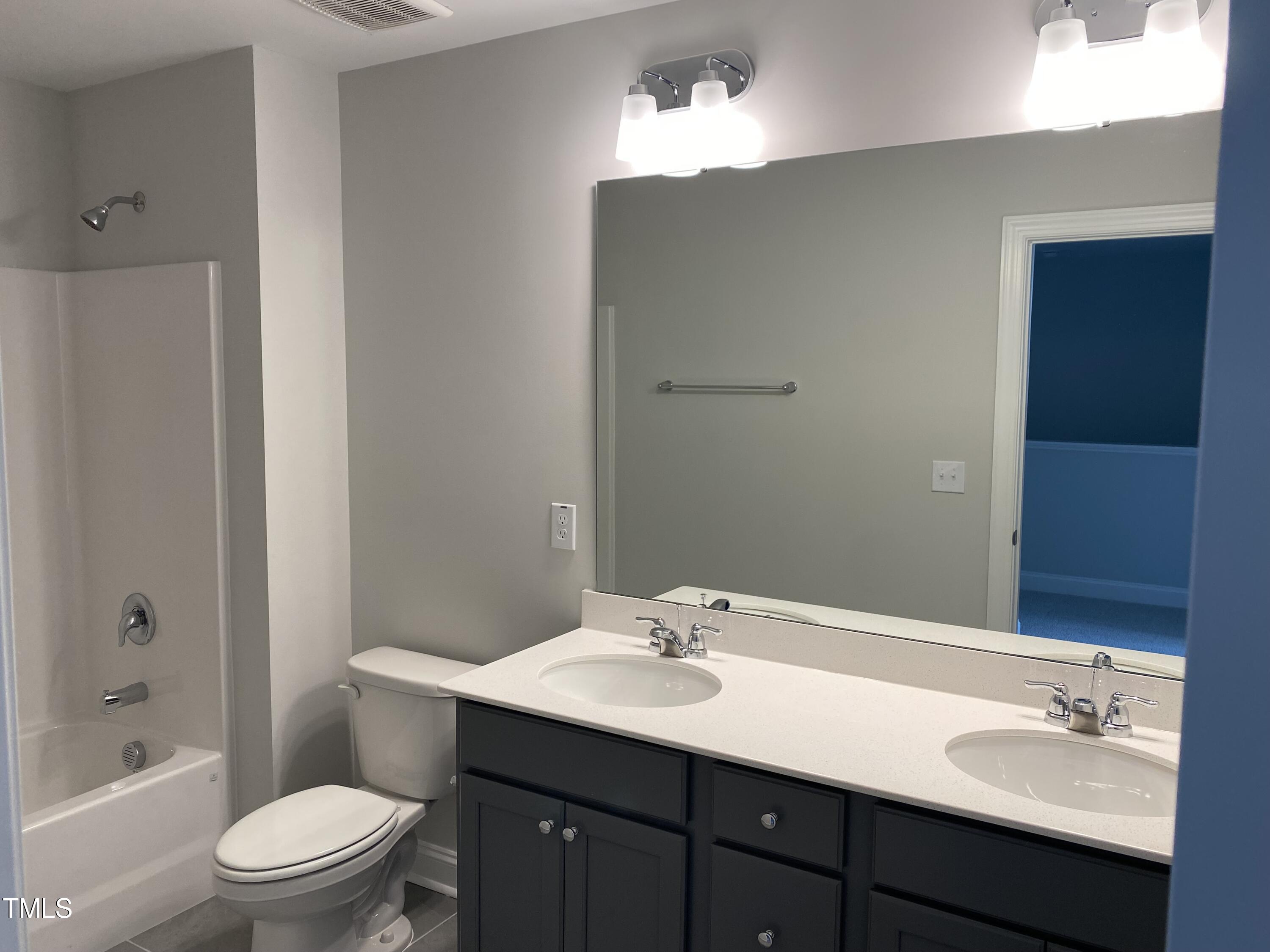 552 Eversden Drive # 236 Property Photo 5