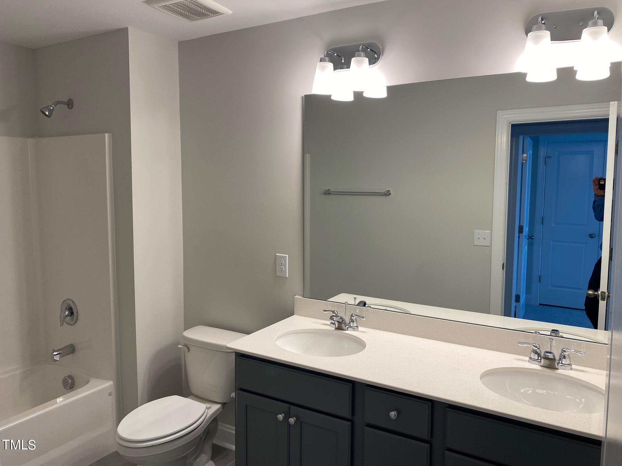 554 Eversden Drive # 235 Property Photo 4