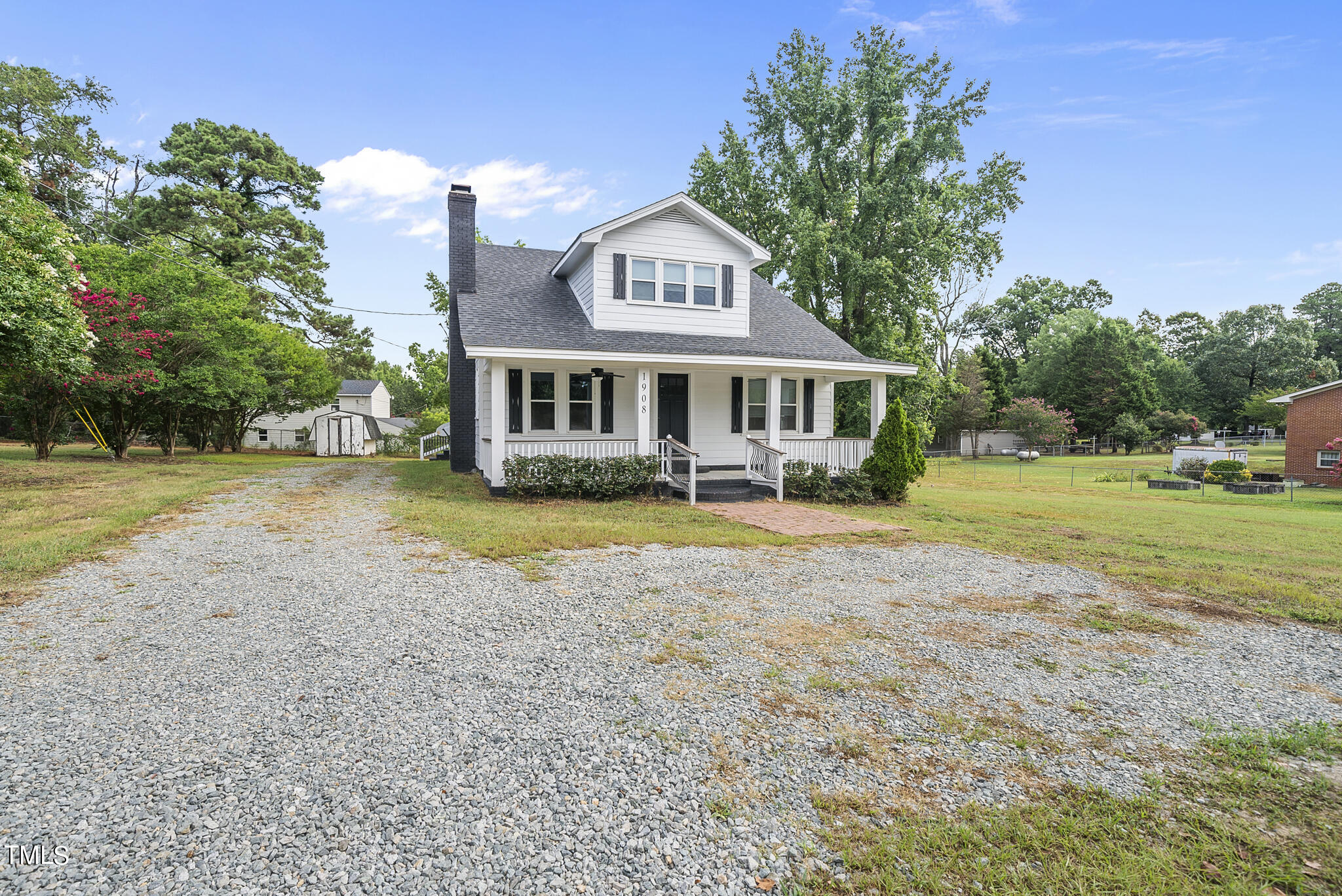 1908 Garner Glen Drive Property Photo 2