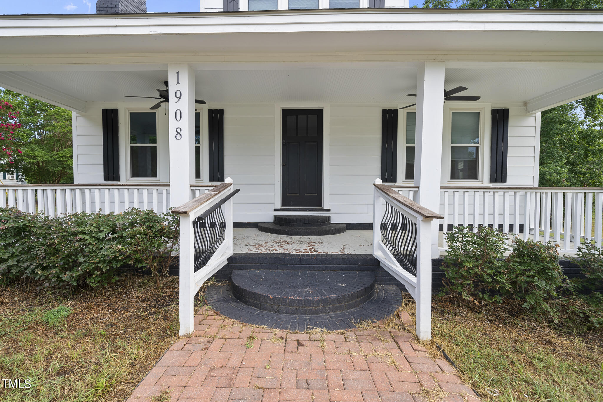 1908 Garner Glen Drive Property Photo 4