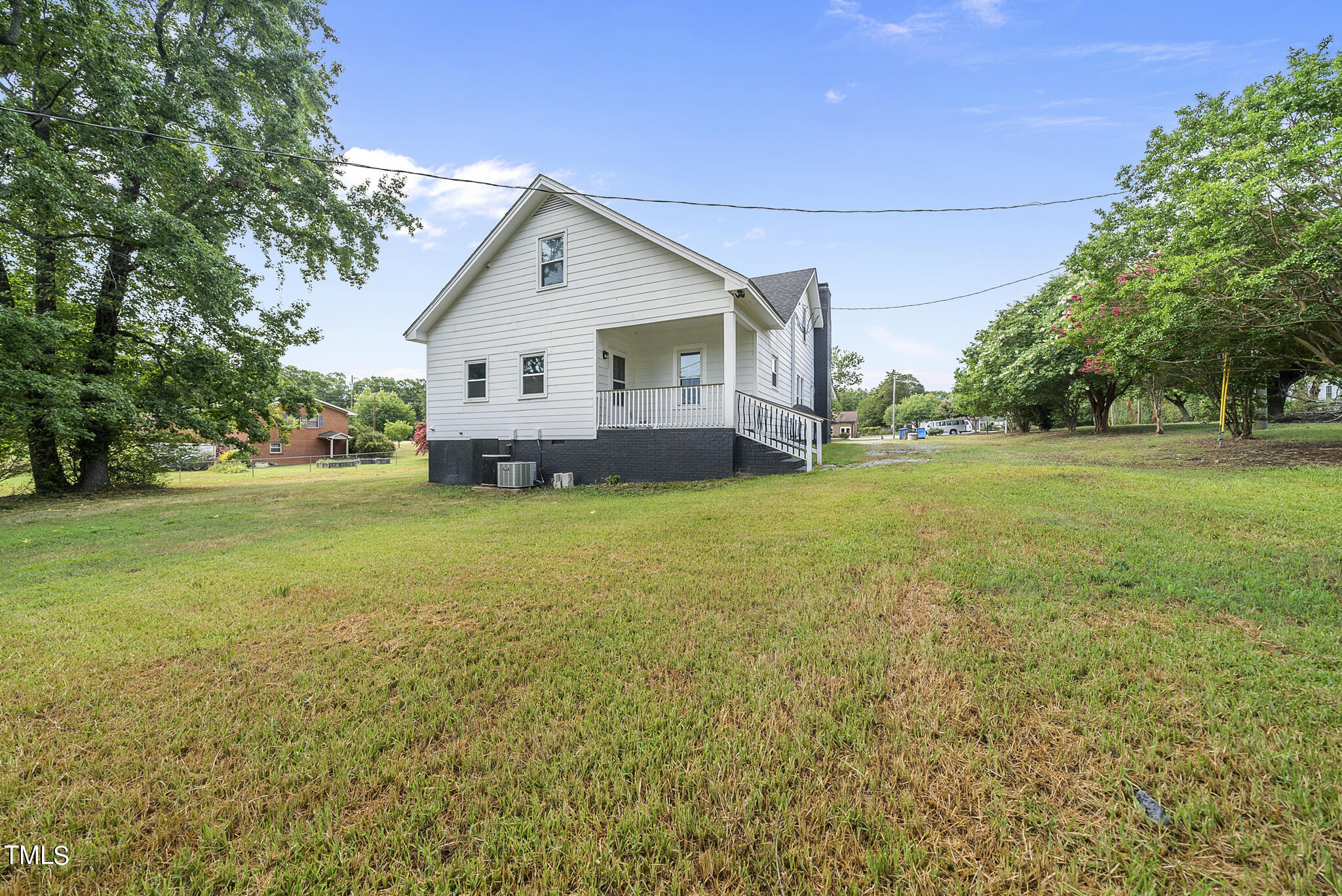 1908 Garner Glen Drive Property Photo 8