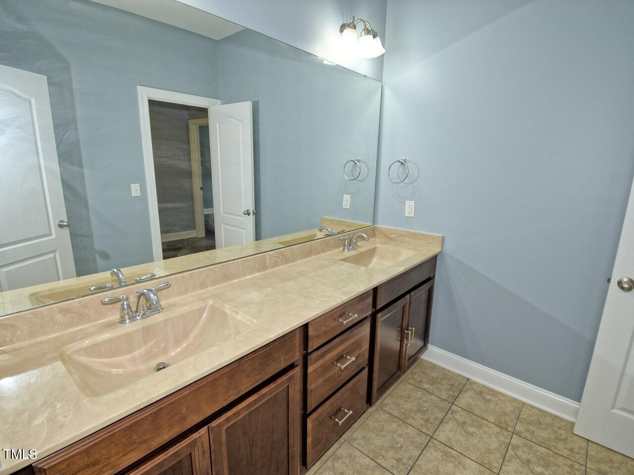 905 Maynard Creek Court Property Photo 25