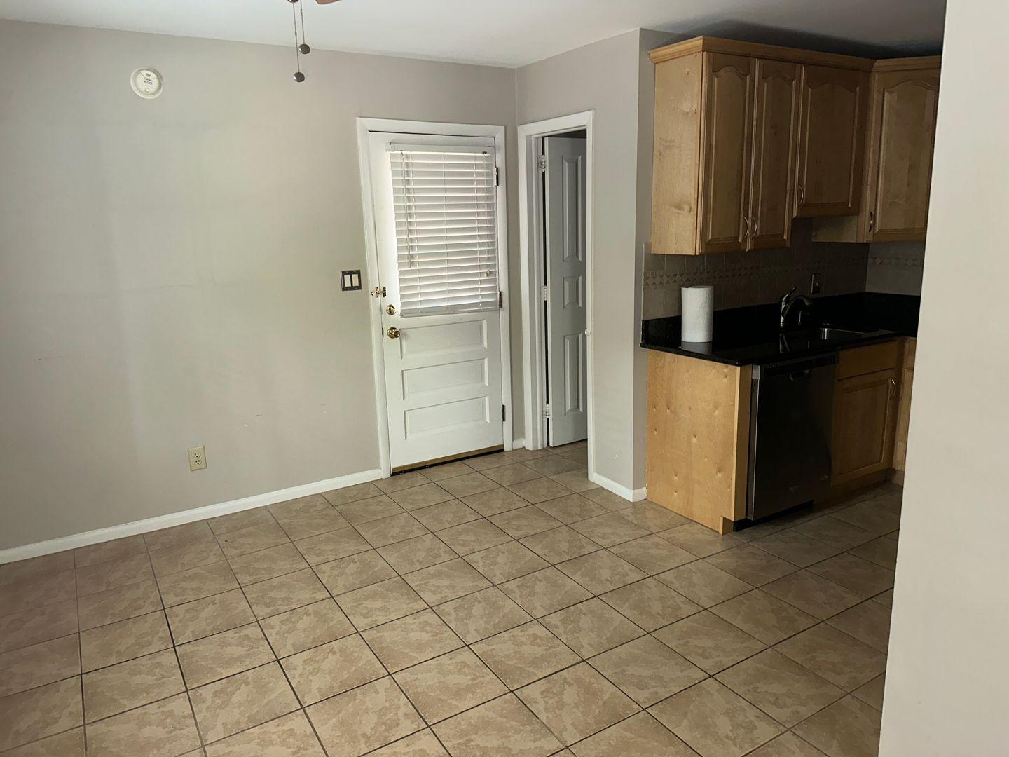 706 Mcculloch Street Property Photo 4