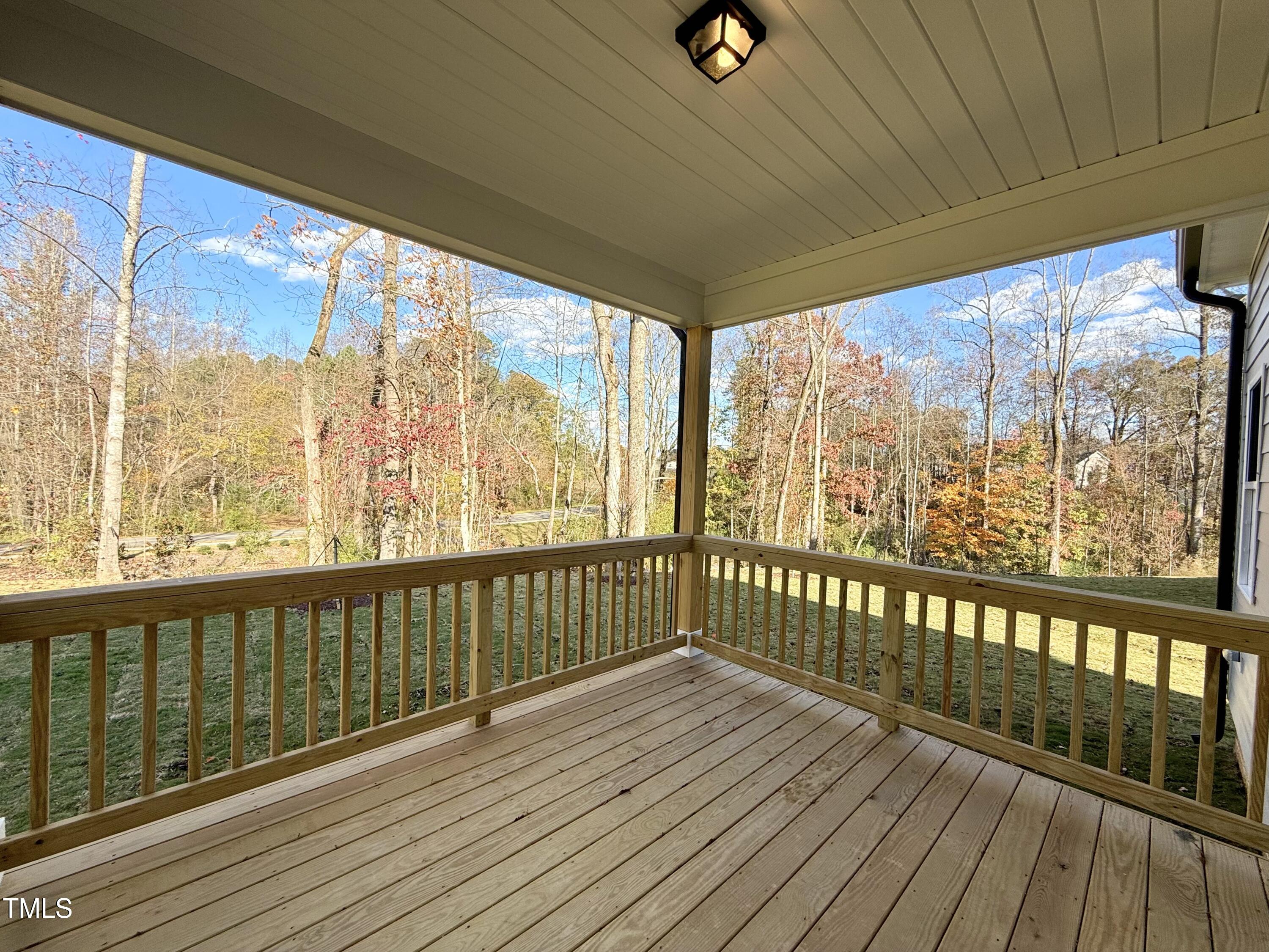 405 Jones Bluff Way Property Photo 12