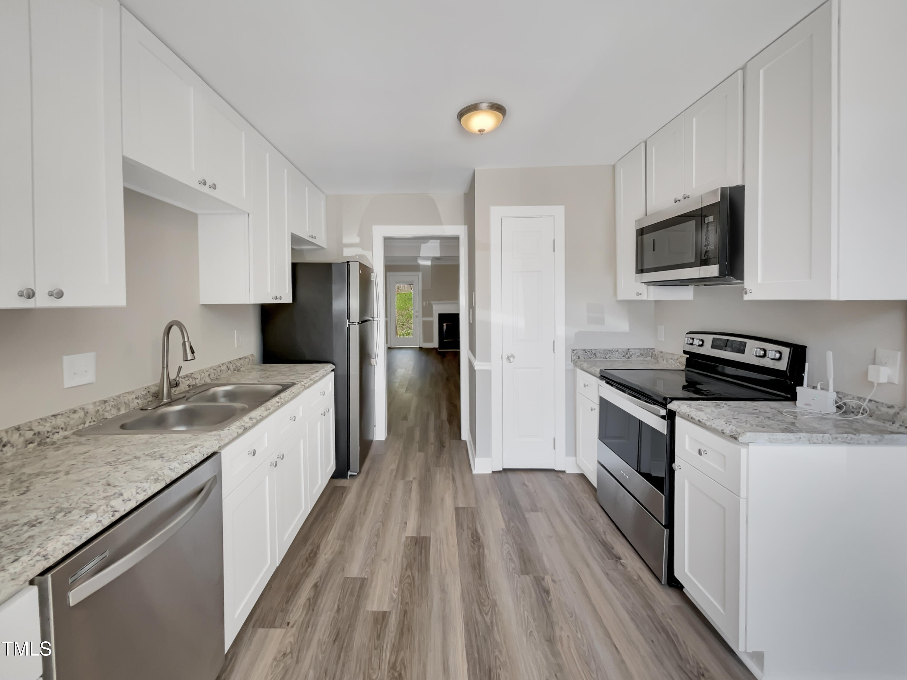 1432 Quarter Point Property Photo 6