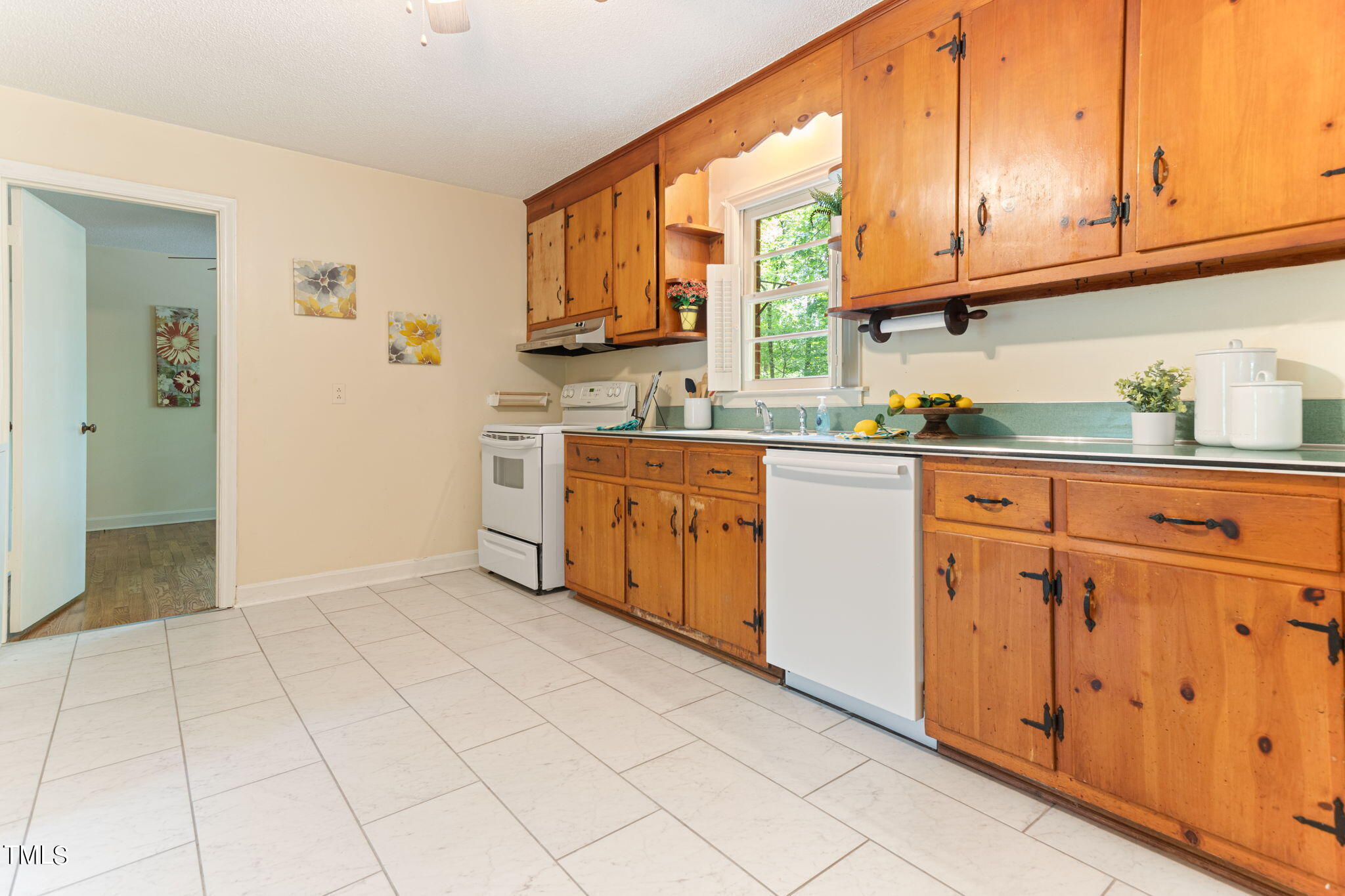 4600 Lochaven Drive Property Photo 6