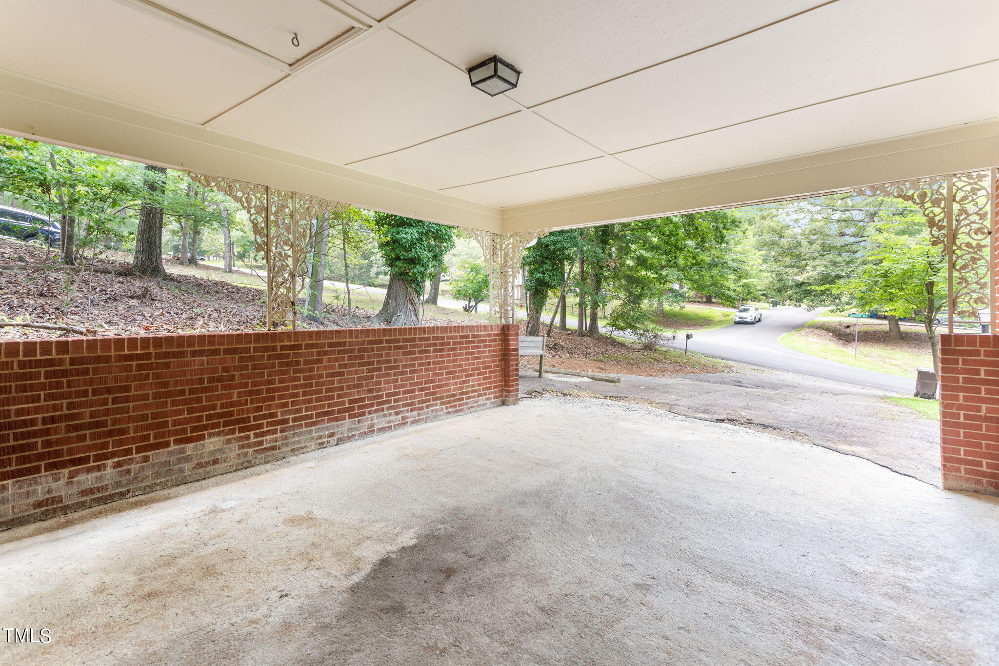 4600 Lochaven Drive Property Photo 19
