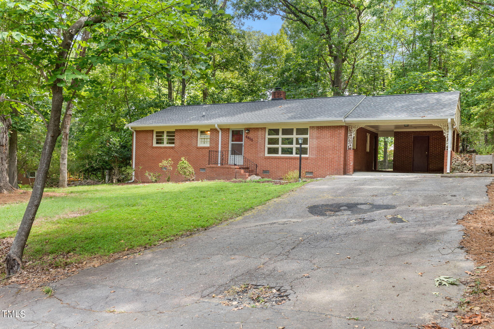 4600 Lochaven Drive Property Photo 20