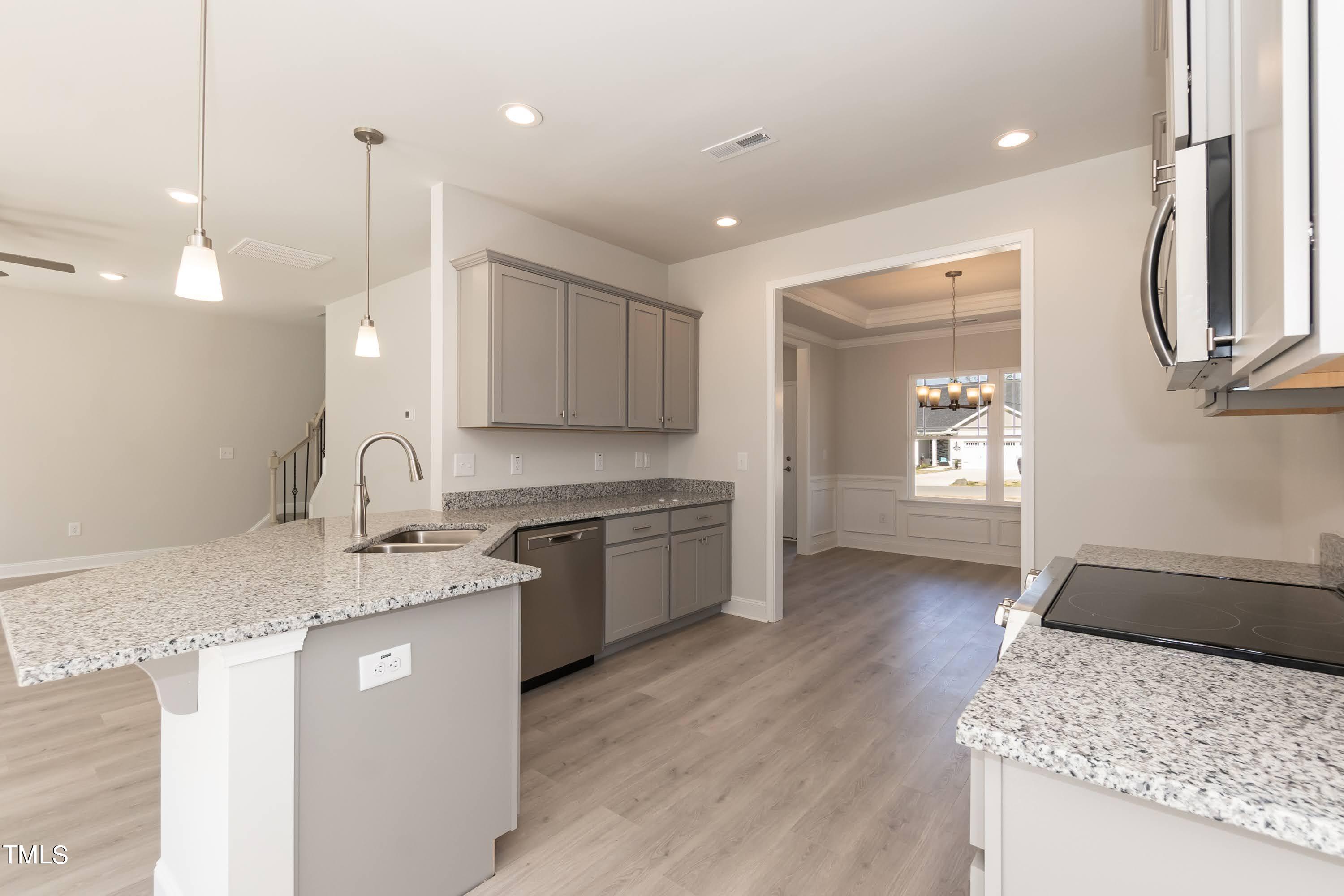 136 Newport Landing Property Photo 3
