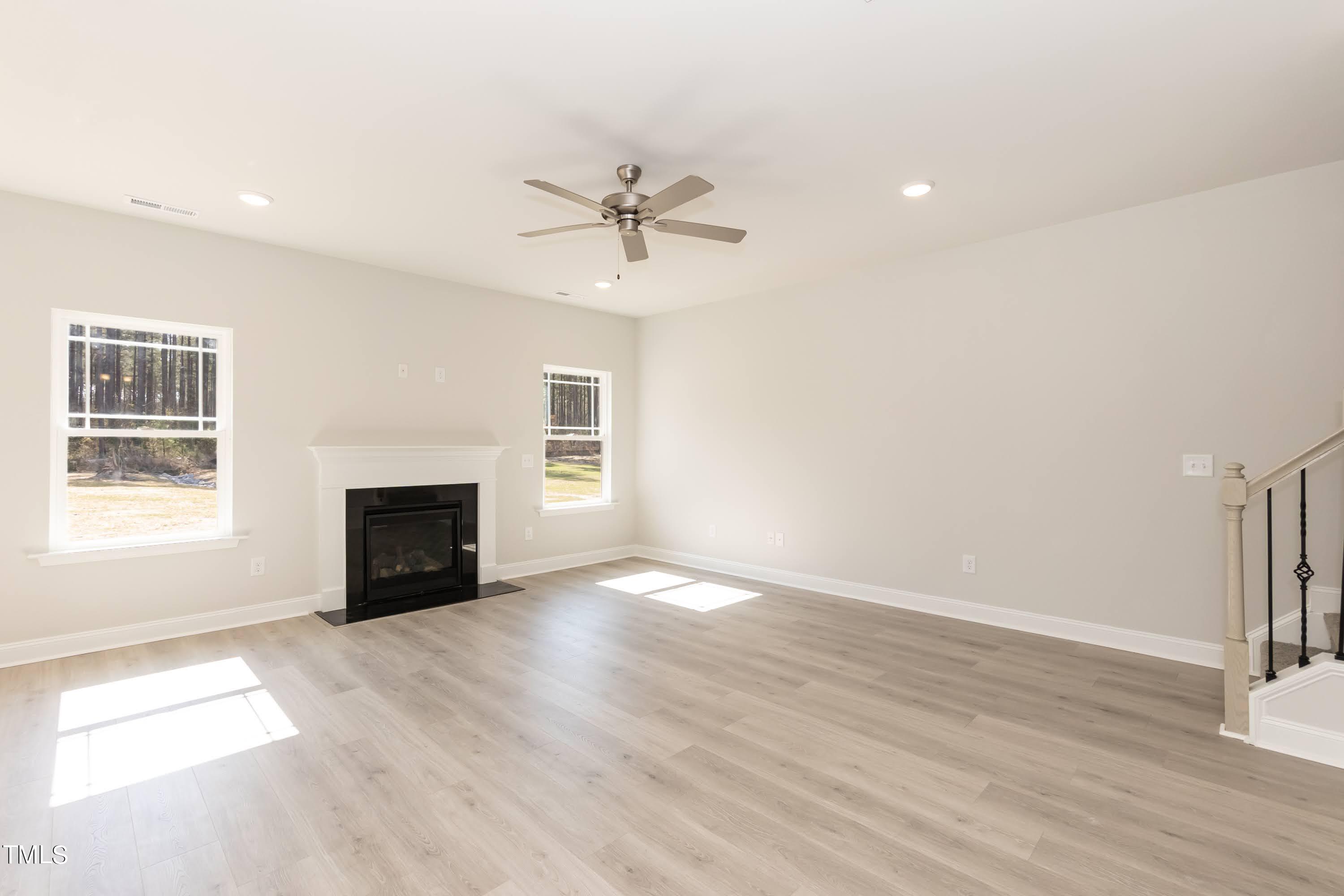 136 Newport Landing Property Photo 5