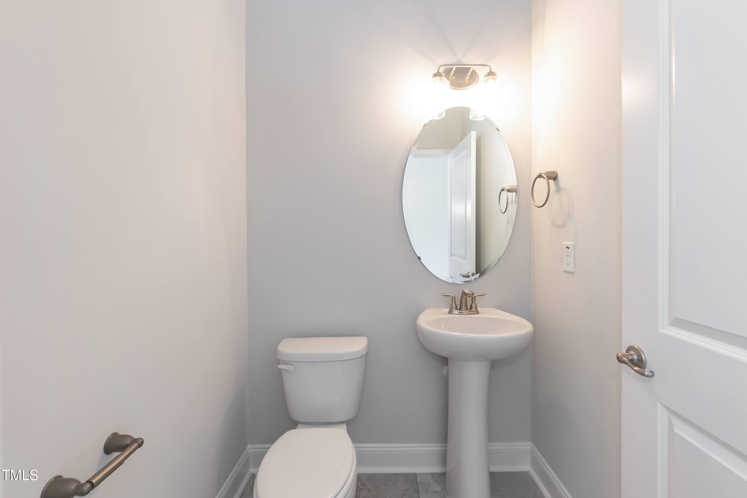 136 Newport Landing Property Photo 18