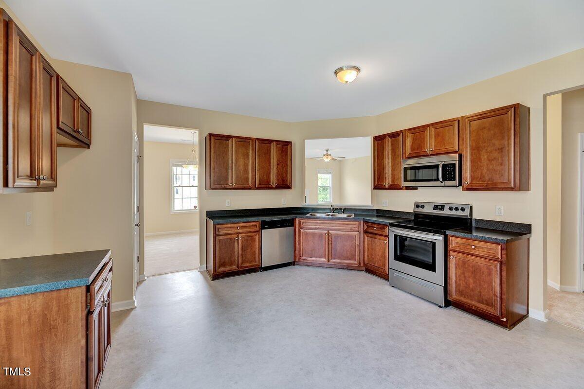 2407 King Malcolm Lane Property Photo 4