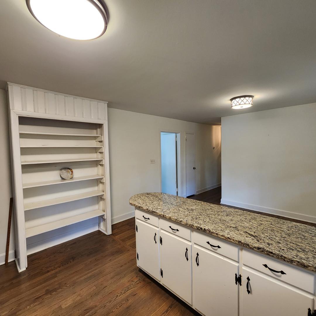 1122 Hodge Road Property Photo 3