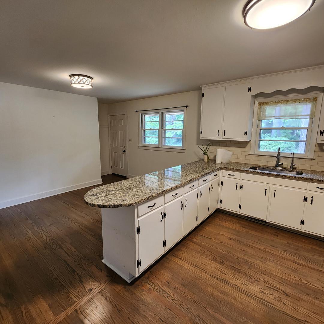 1122 Hodge Road Property Photo 4