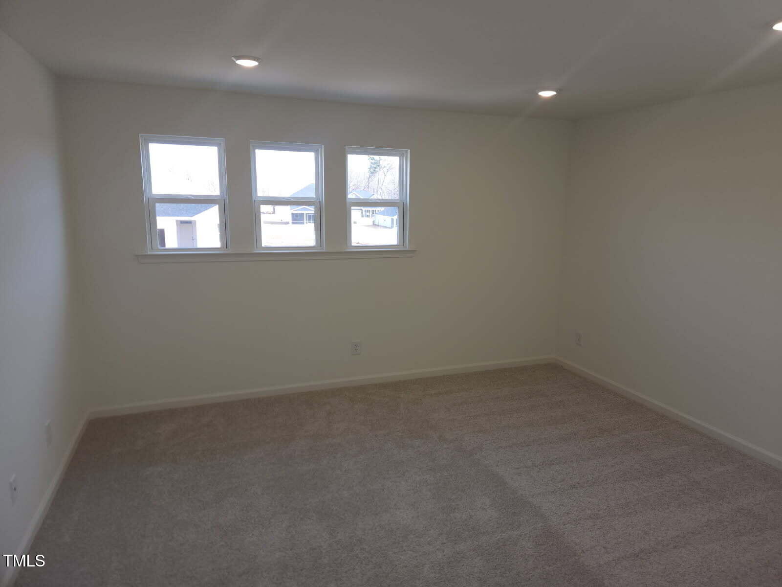 39 Longdale Drive Property Photo 7