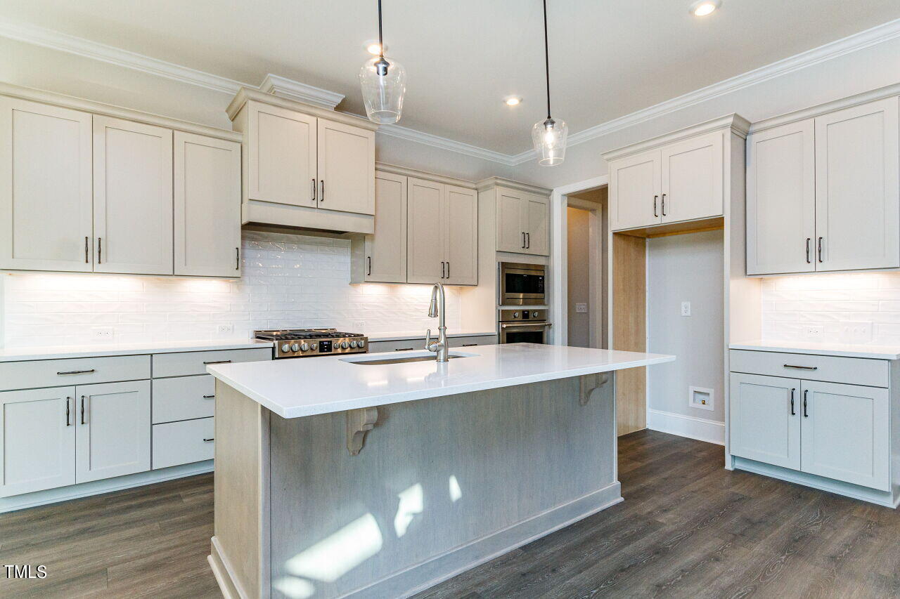 6052 Scalybark Property Photo 13