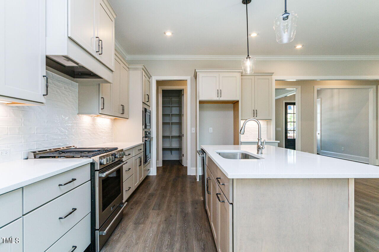 6052 Scalybark Property Photo 14