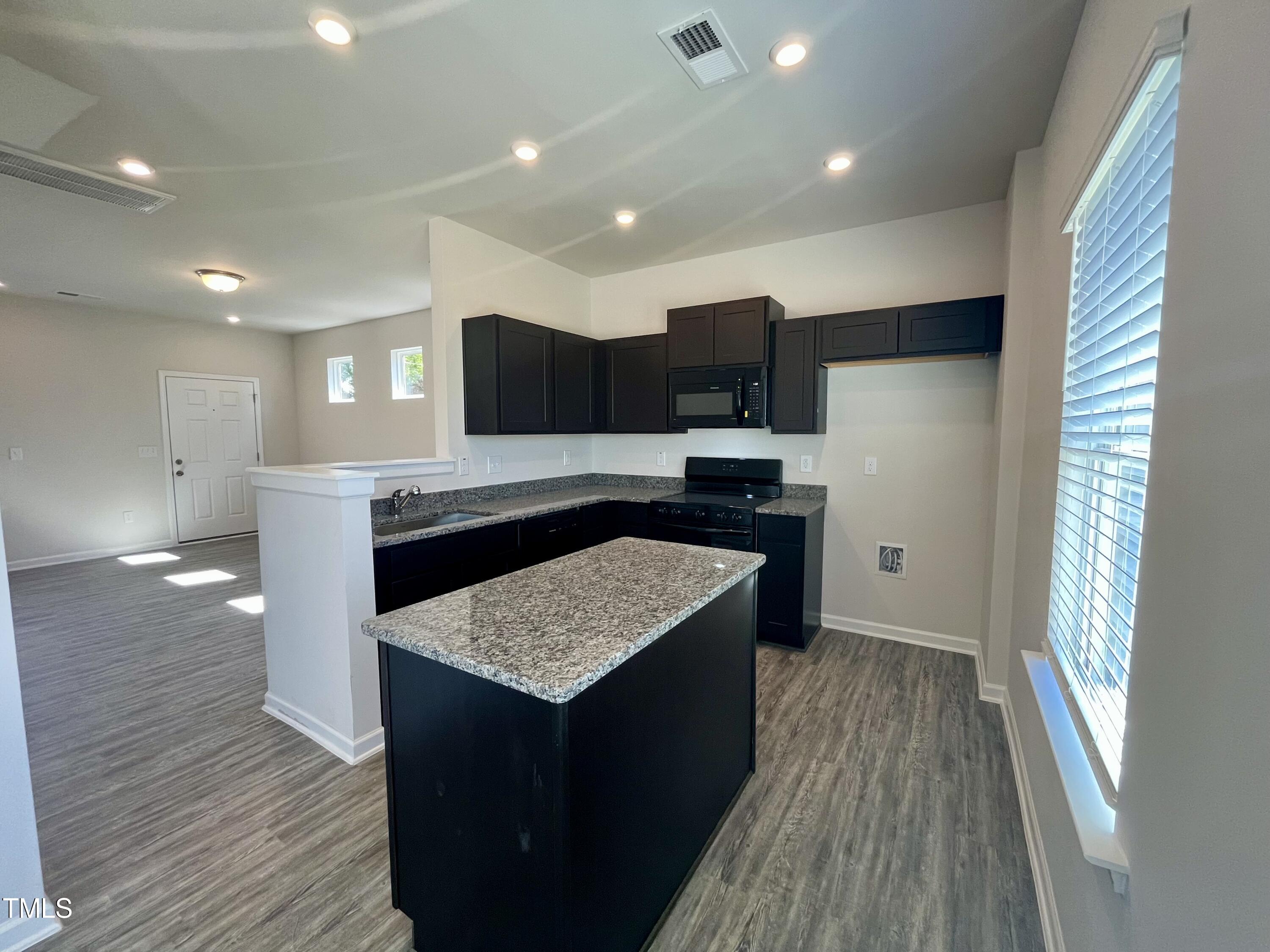 264 Bruce Drive Property Photo 2