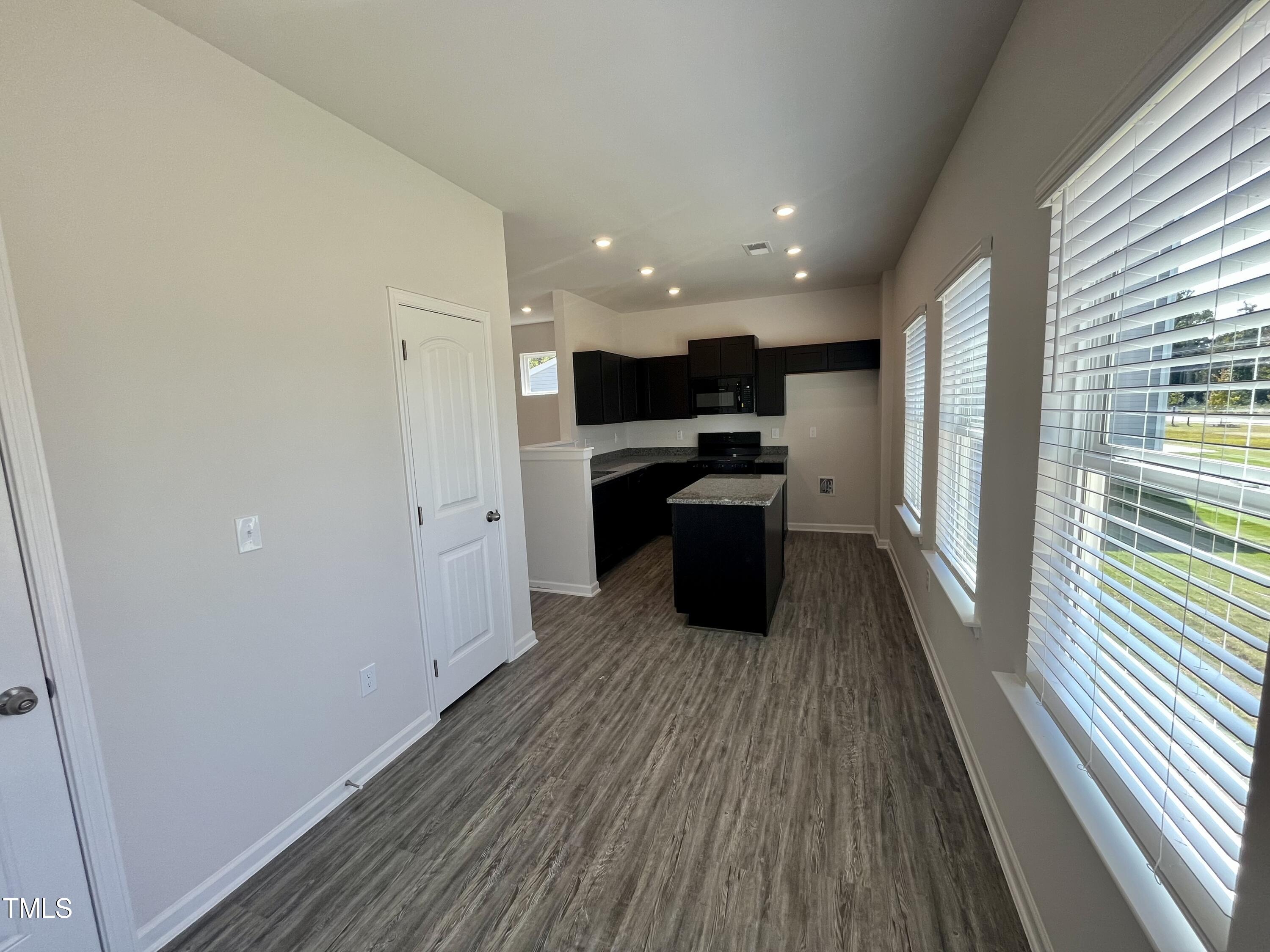 264 Bruce Drive Property Photo 4
