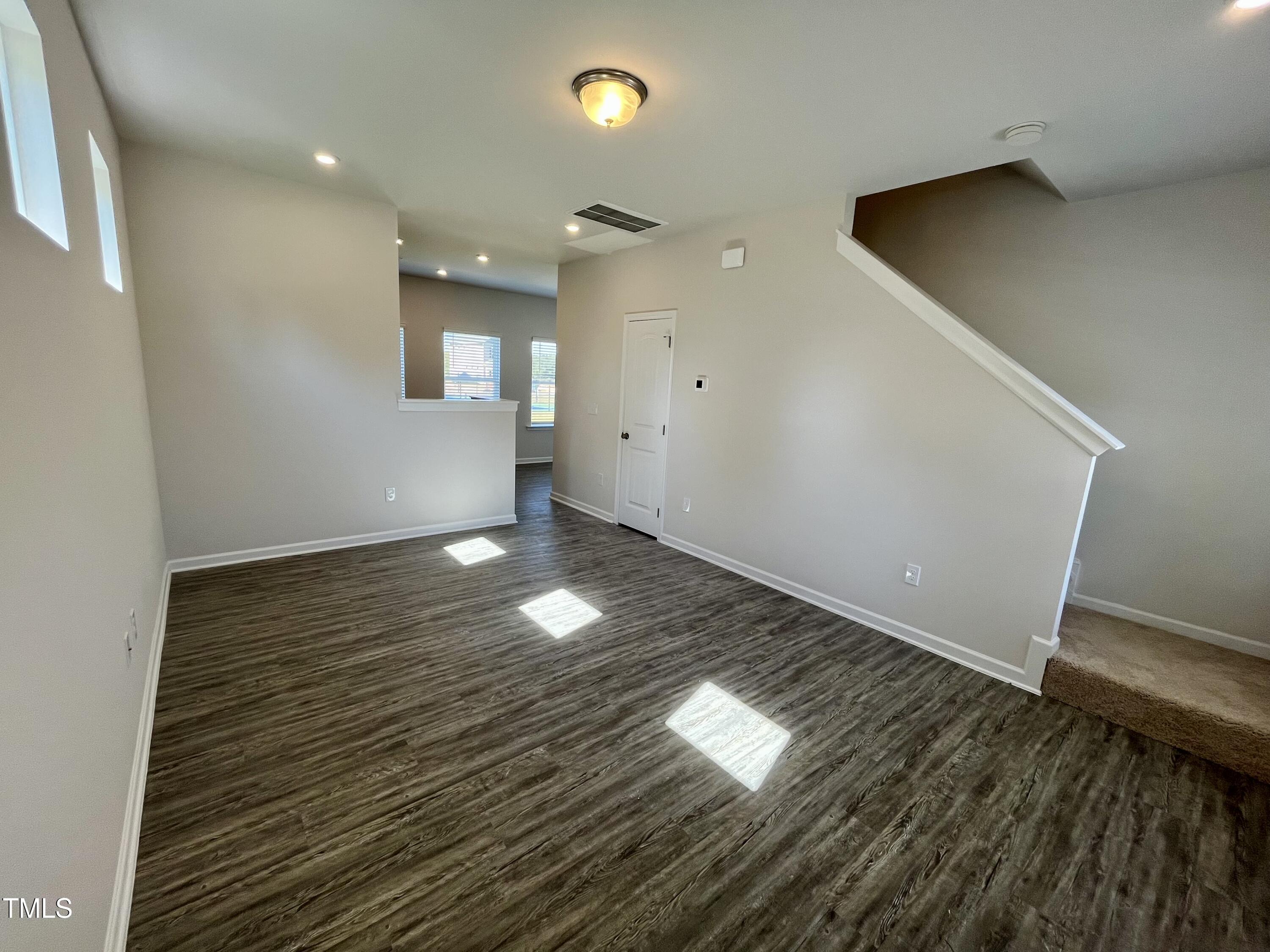 264 Bruce Drive Property Photo 7