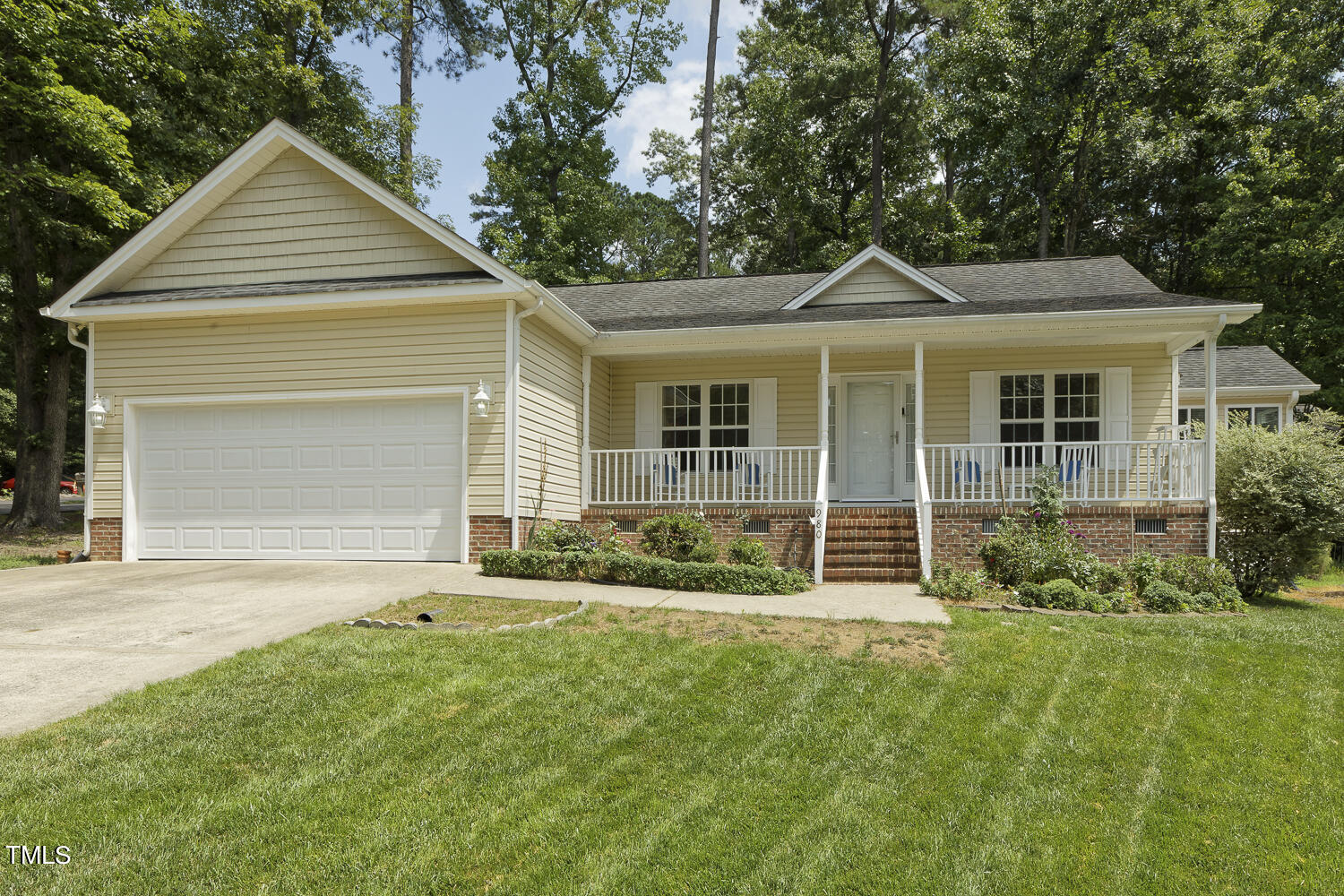 980 Whistling Wind Property Photo 1