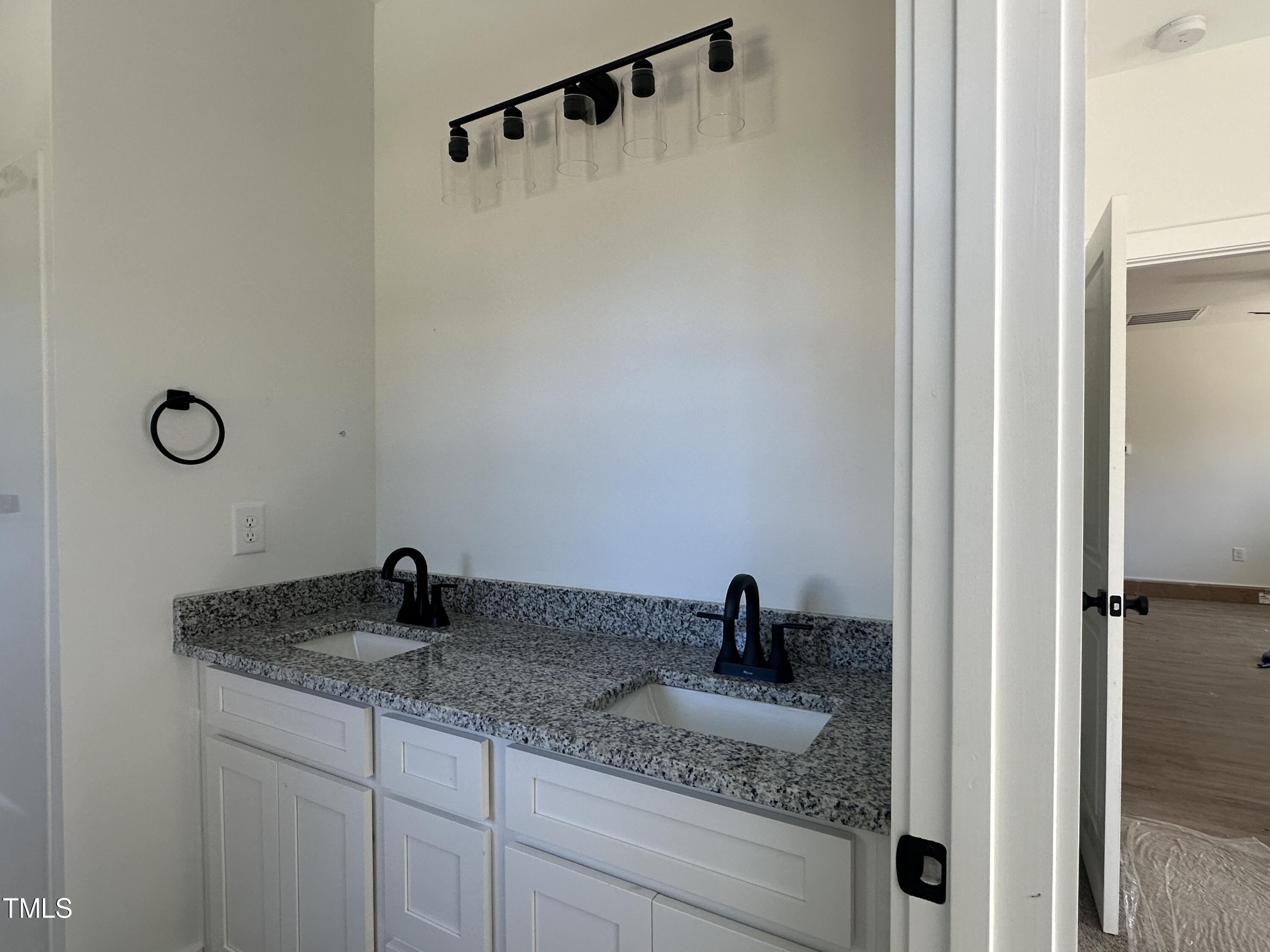 132 Ewing Drive Property Photo 8