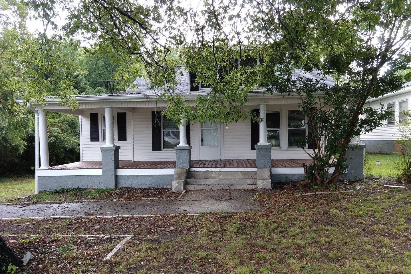 1401 Lynn Road Property Photo 1
