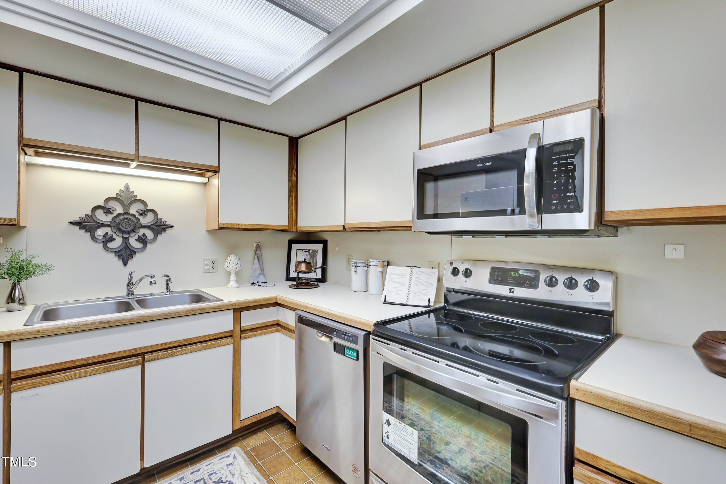 816 Berkeley Street # B Property Photo 13