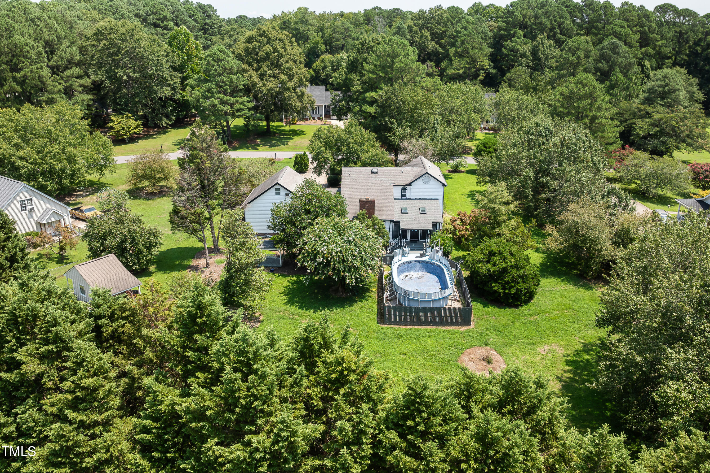 2517 Oakes Plantation Drive Property Photo 3