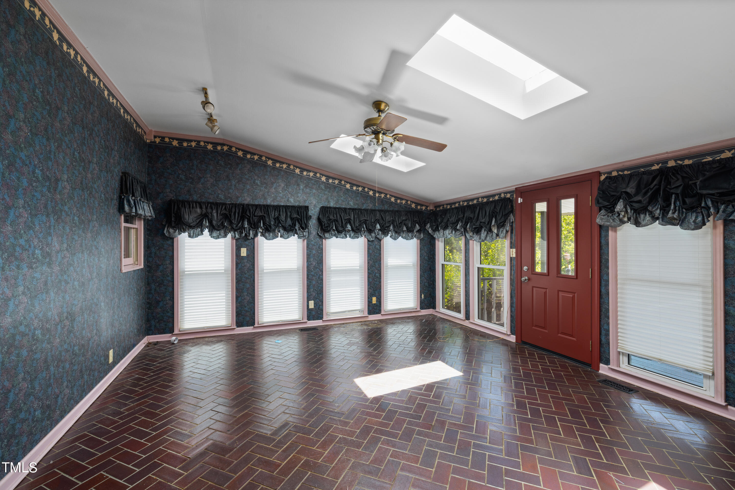 2517 Oakes Plantation Drive Property Photo 12