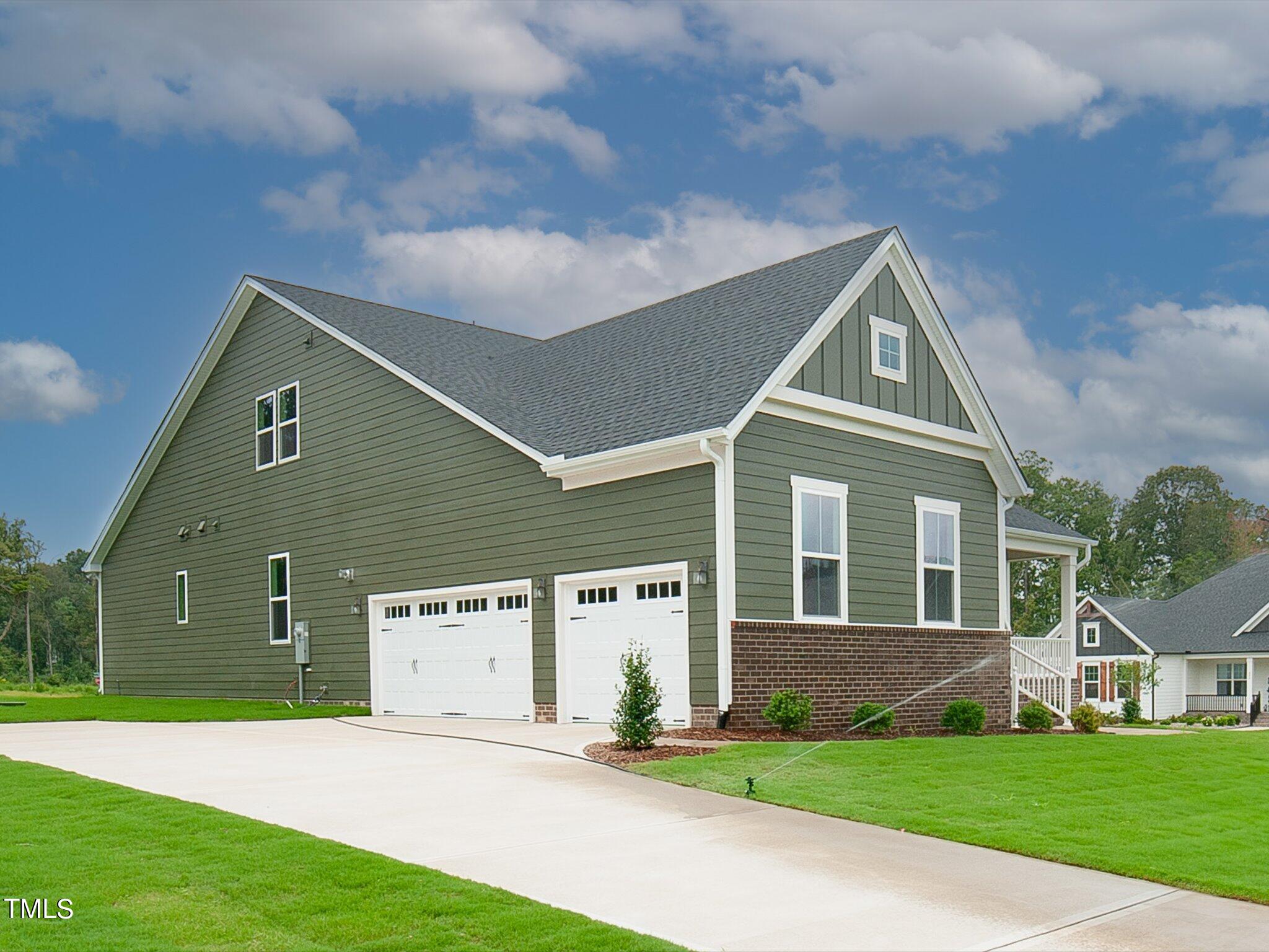 16 Autumn Breeze Court Property Photo 2