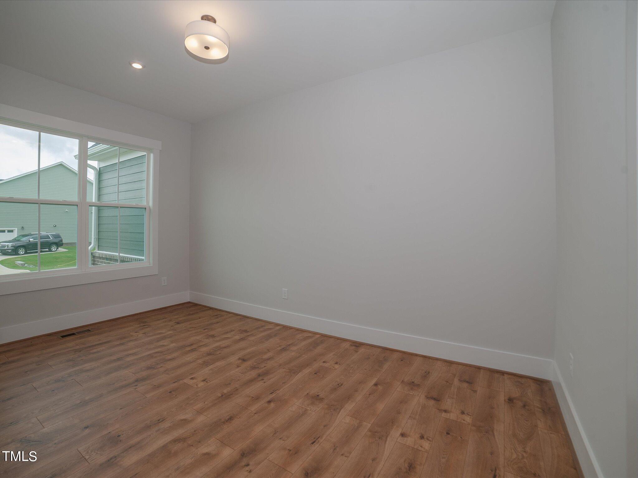 16 Autumn Breeze Court Property Photo 8