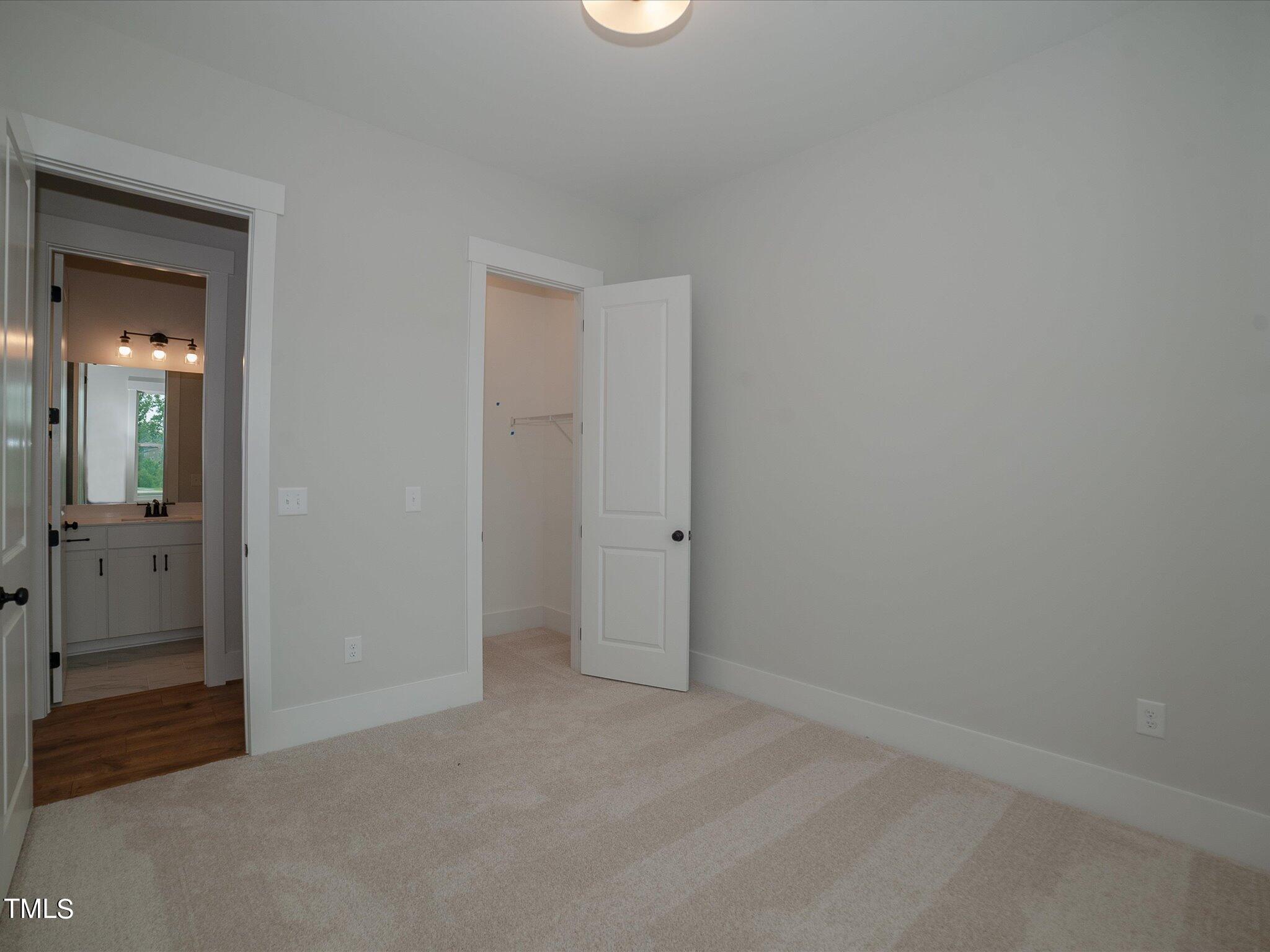 16 Autumn Breeze Court Property Photo 12