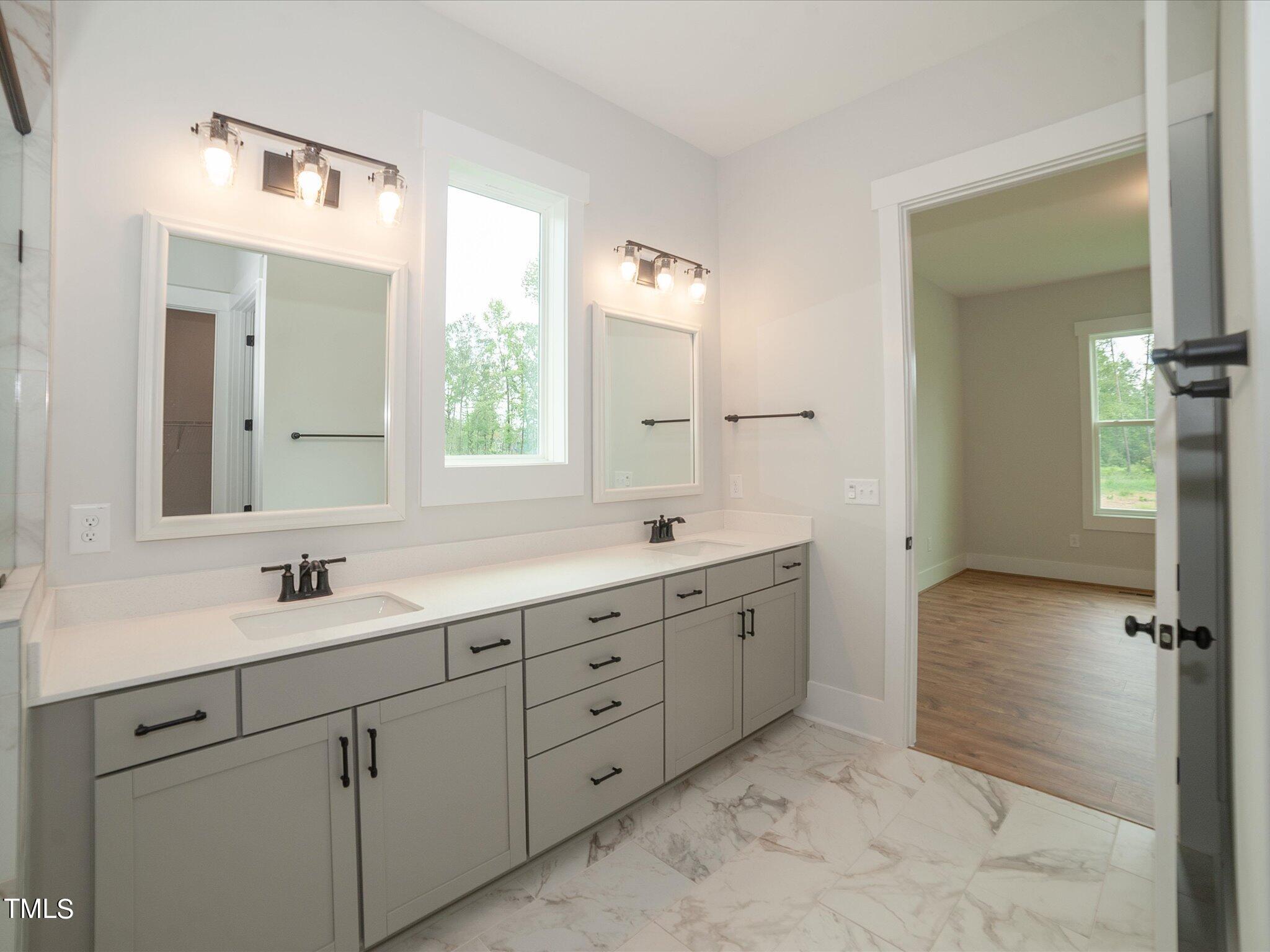 16 Autumn Breeze Court Property Photo 43
