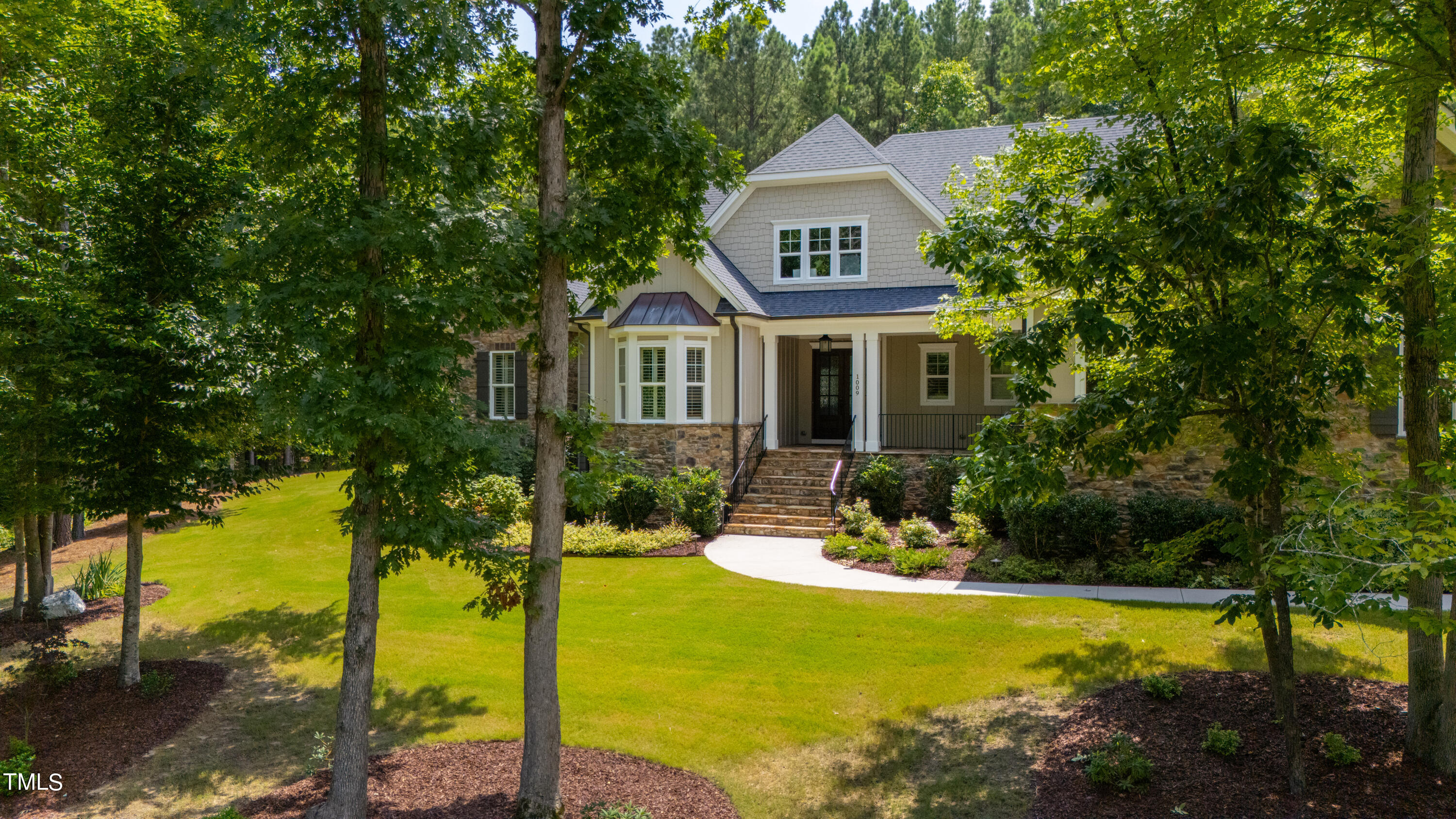 1009 Northshore Drive Property Photo 6