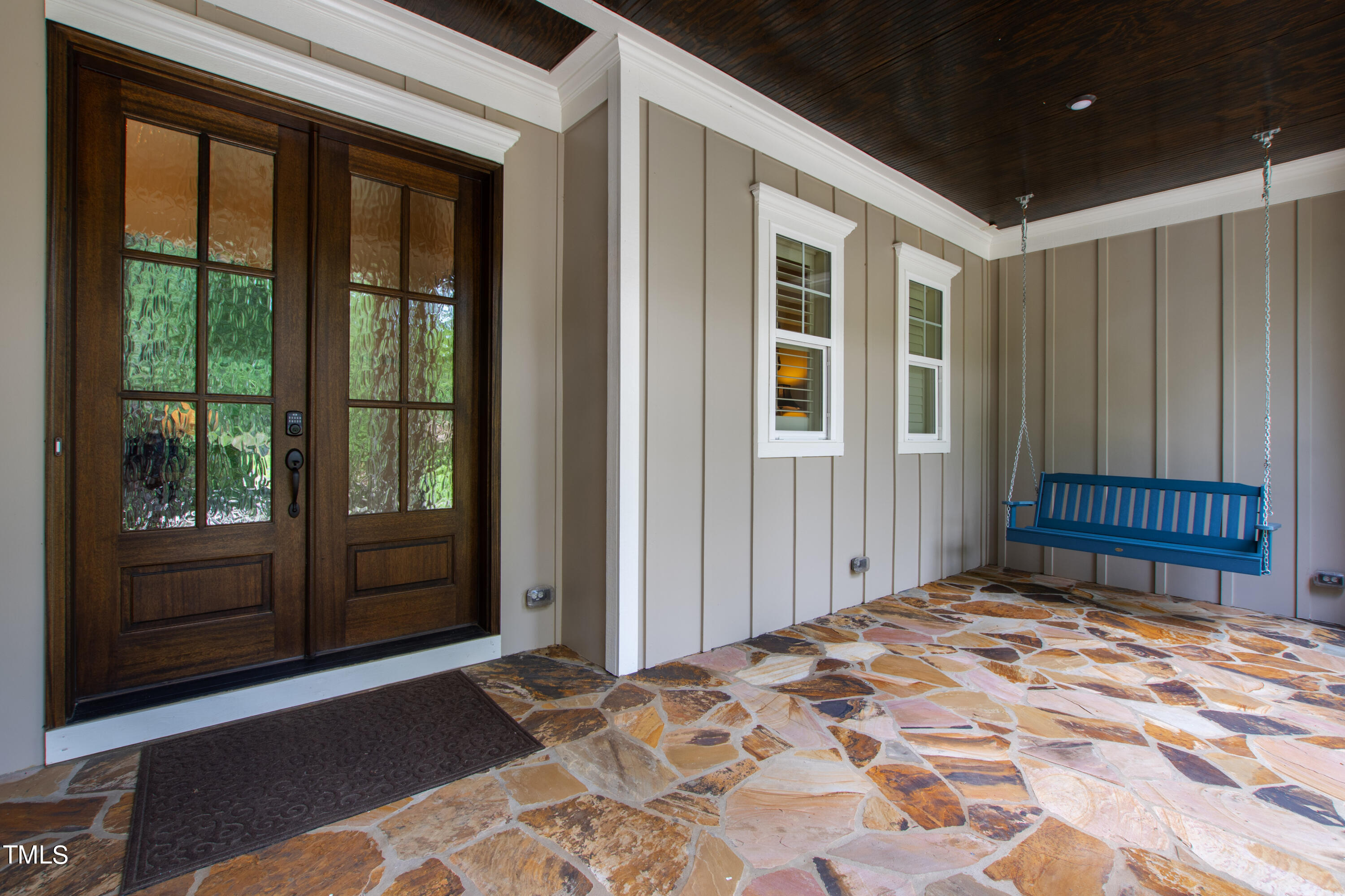 1009 Northshore Drive Property Photo 8