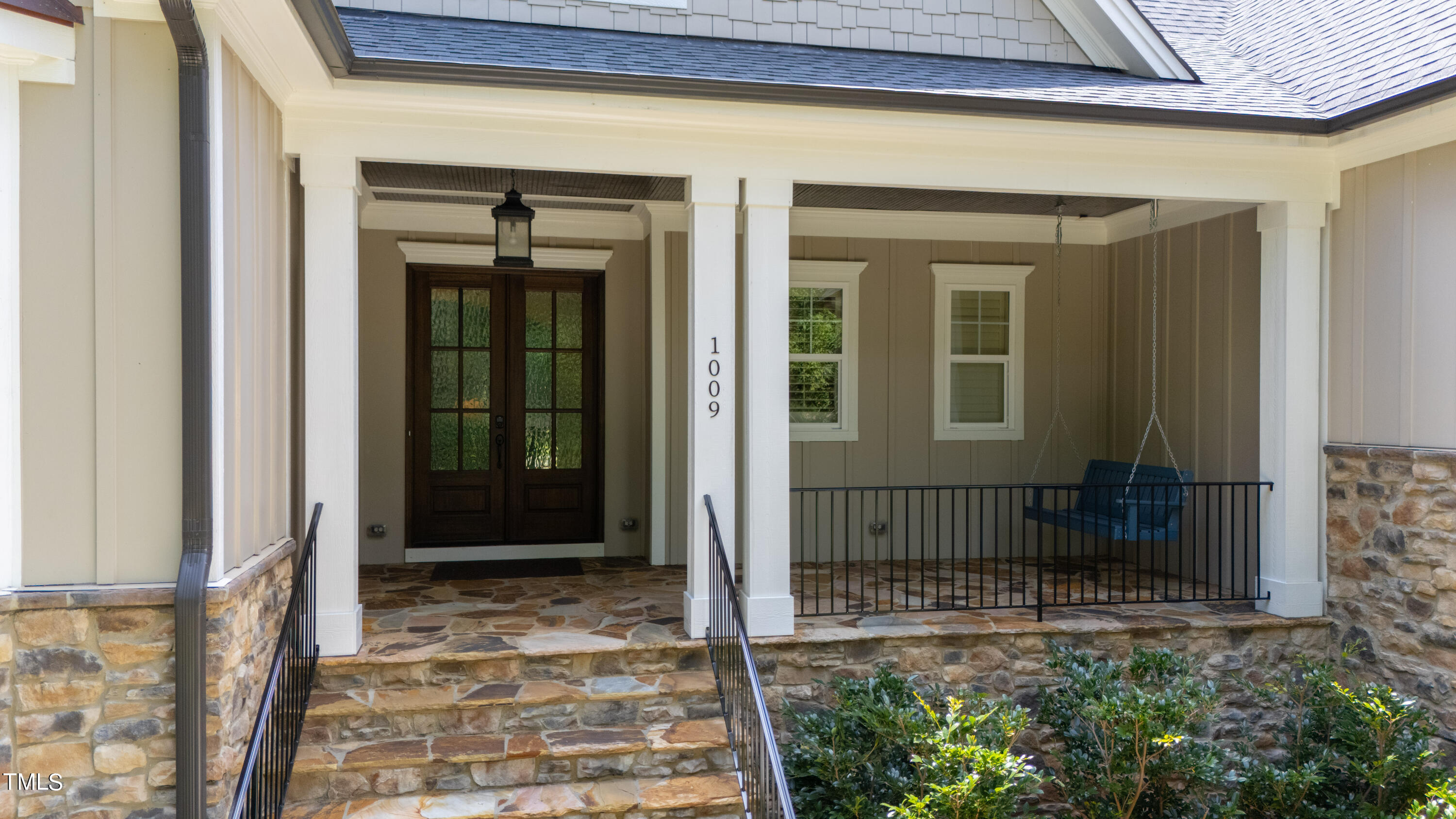 1009 Northshore Drive Property Photo 9