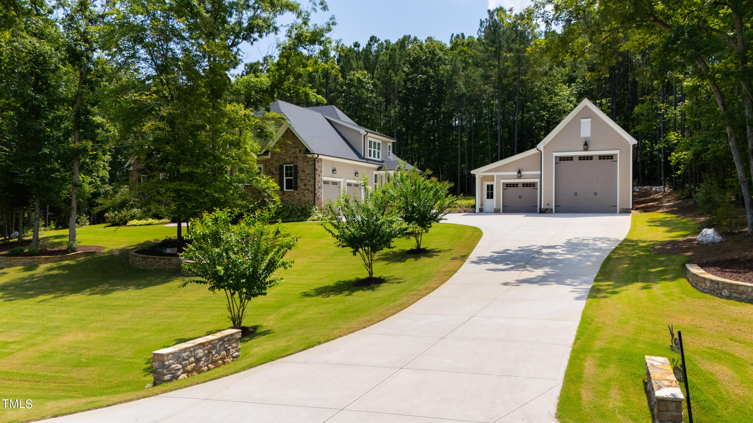 1009 Northshore Drive Property Photo 11