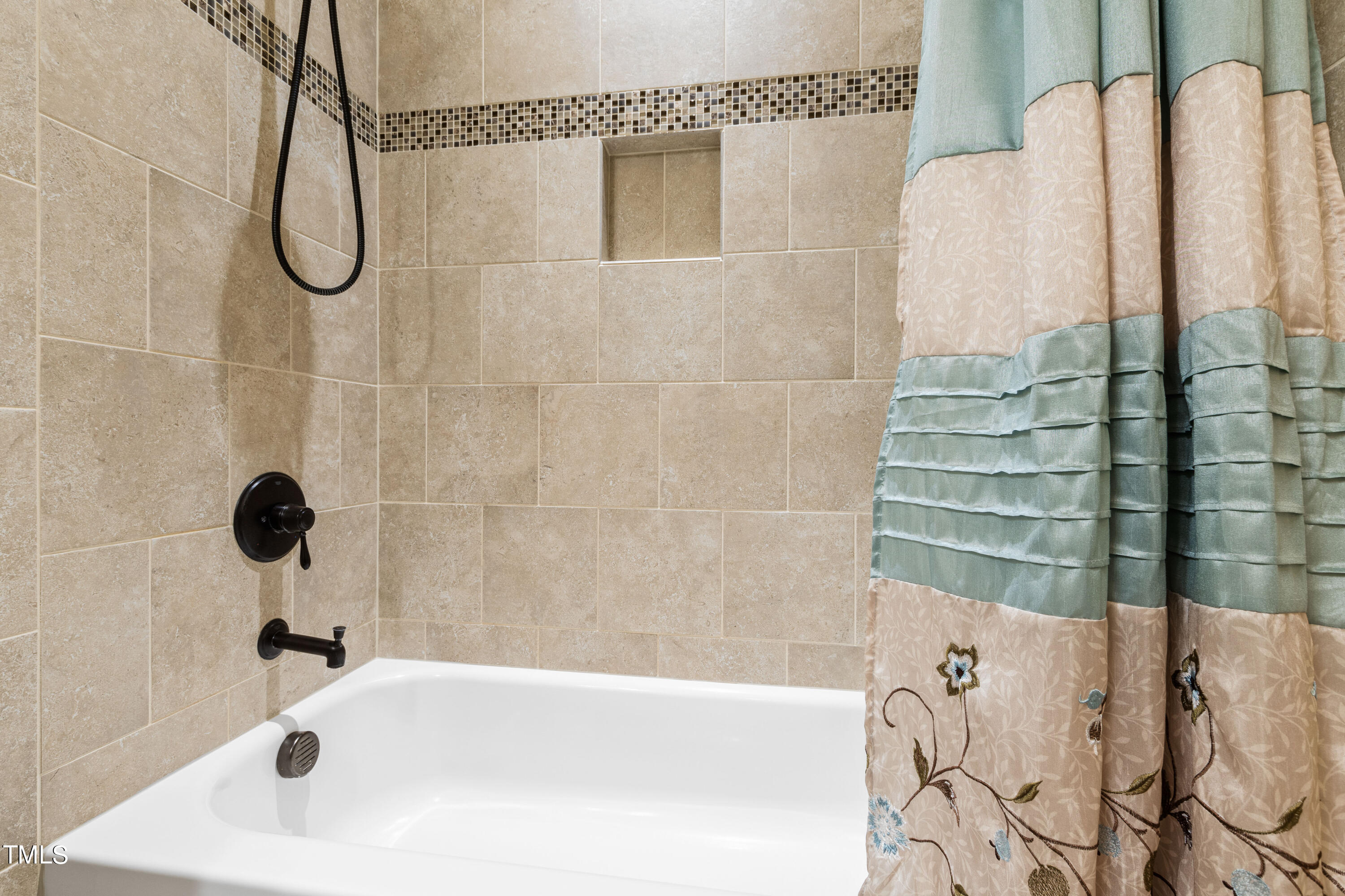 1009 Northshore Drive Property Photo 37