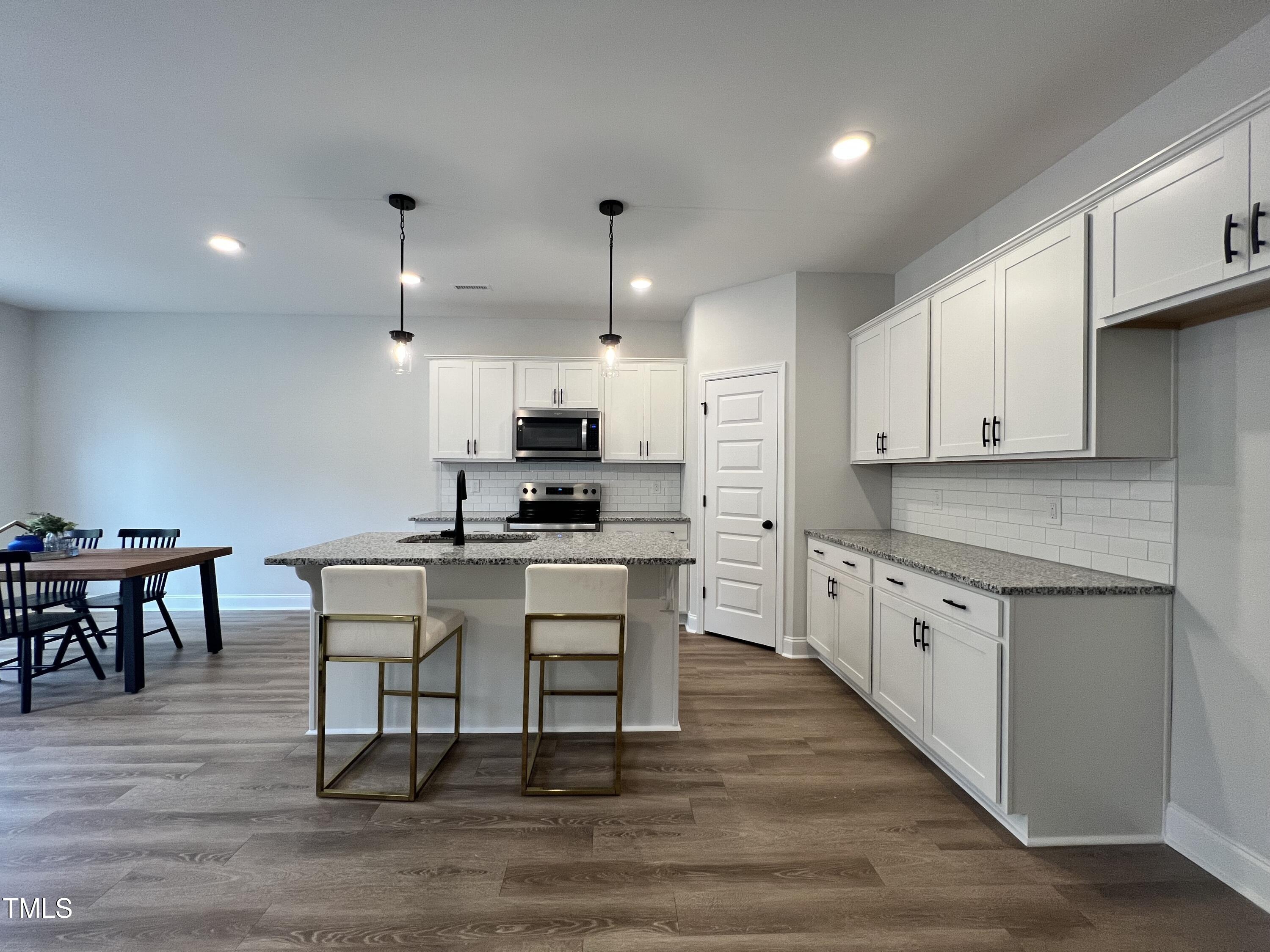 152 S Mistflower Street Property Photo 2