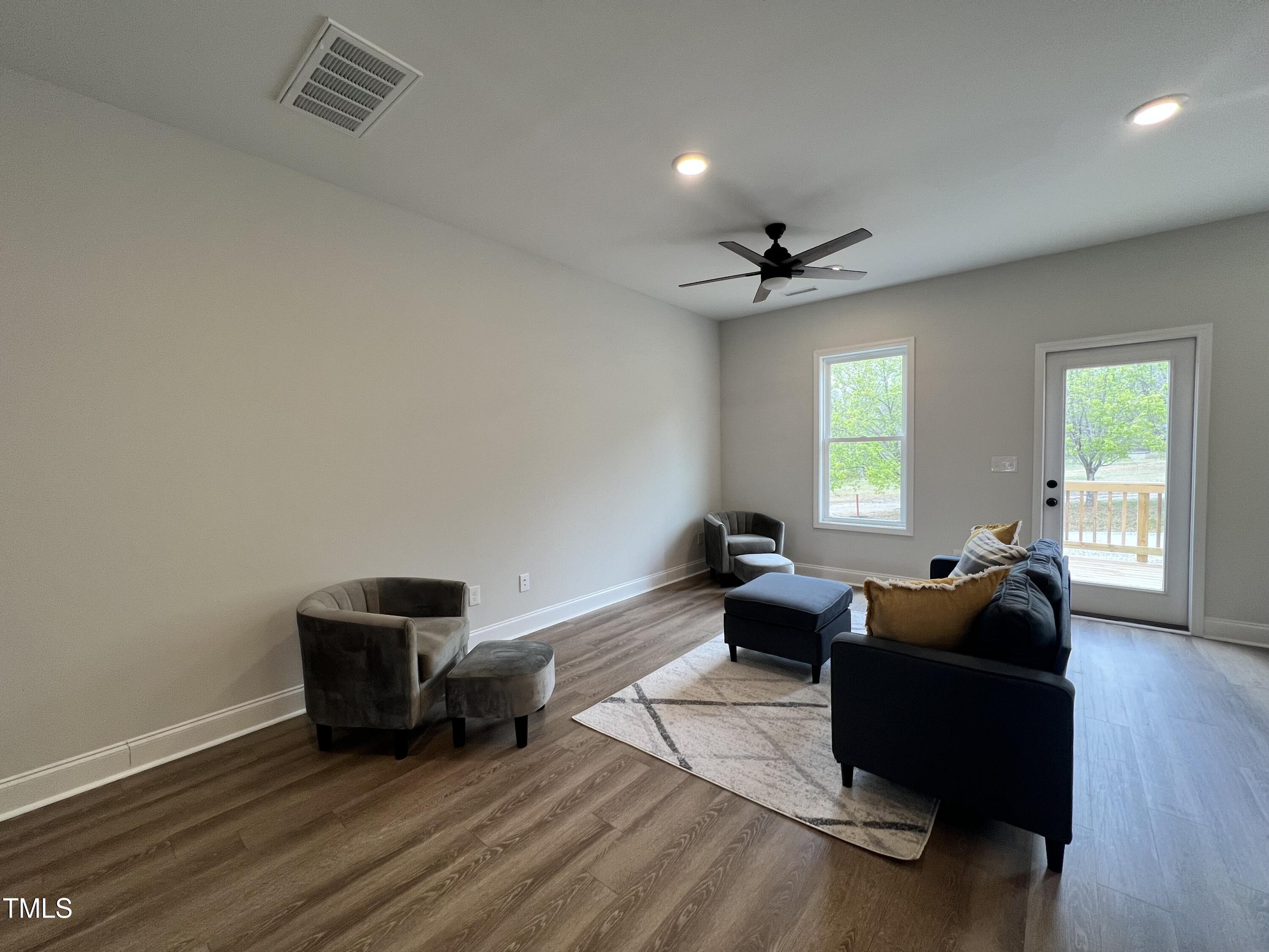 152 S Mistflower Street Property Photo 6