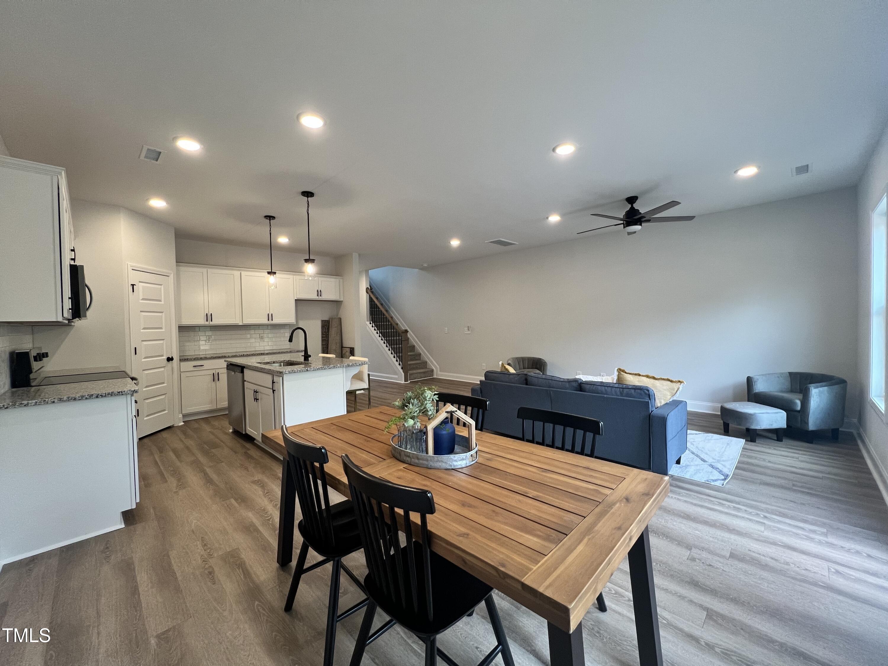 152 S Mistflower Street Property Photo 9