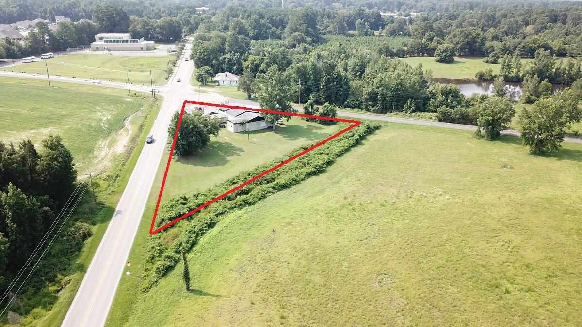1401 Shepard School Road Property Photo 4