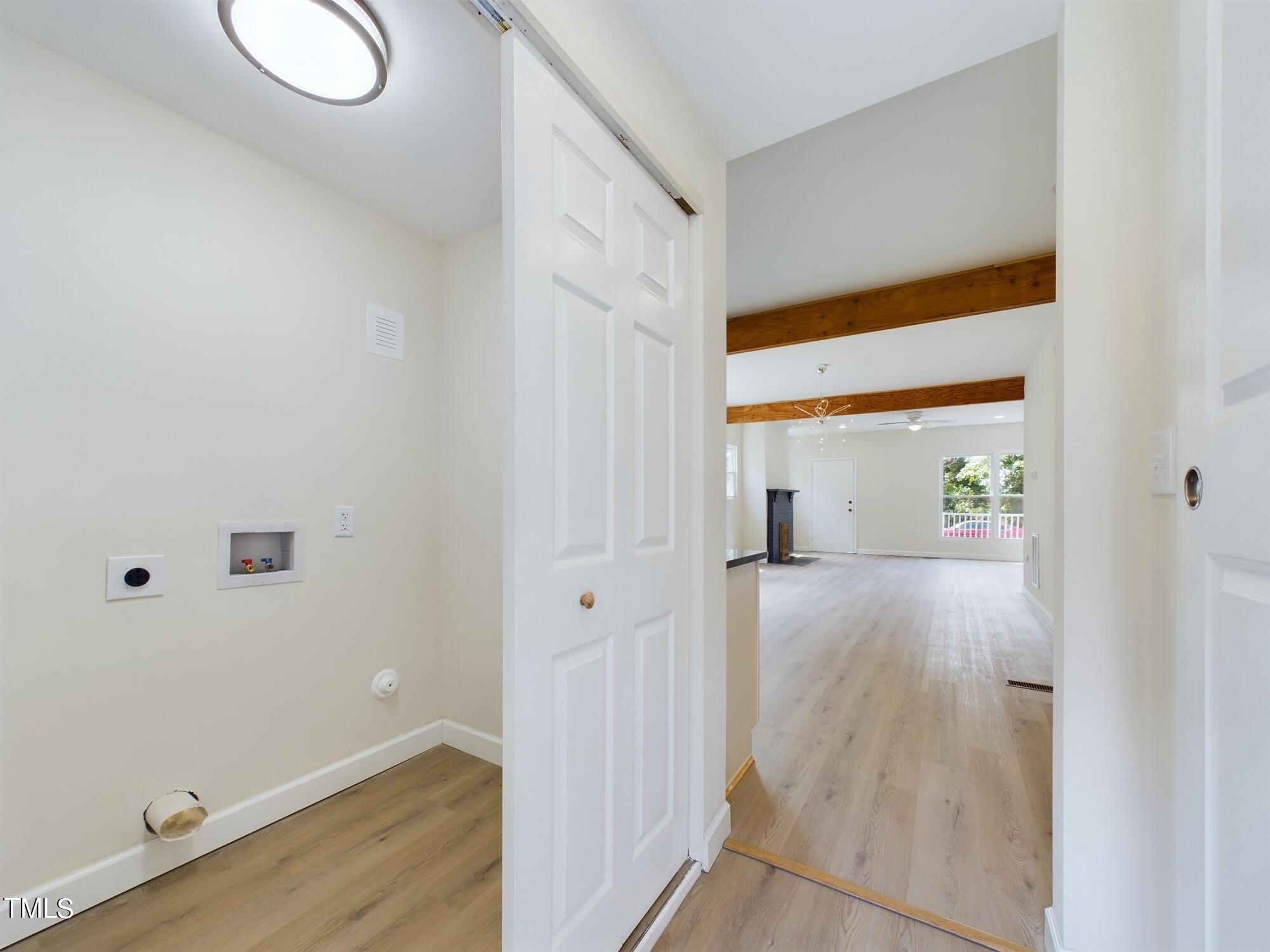 421 E 15th Street 421-423 Property Photo 12