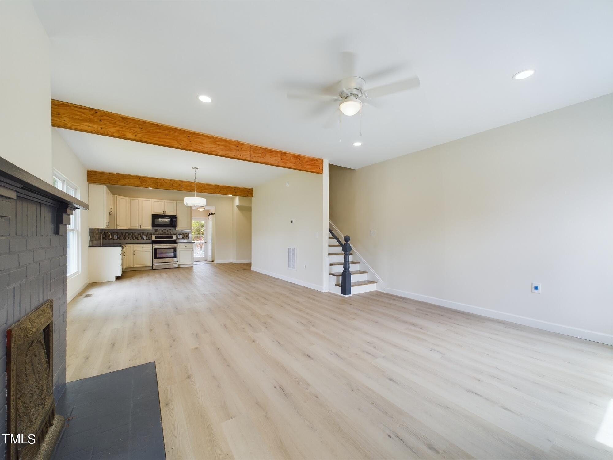 421 E 15th Street 421-423 Property Photo 23