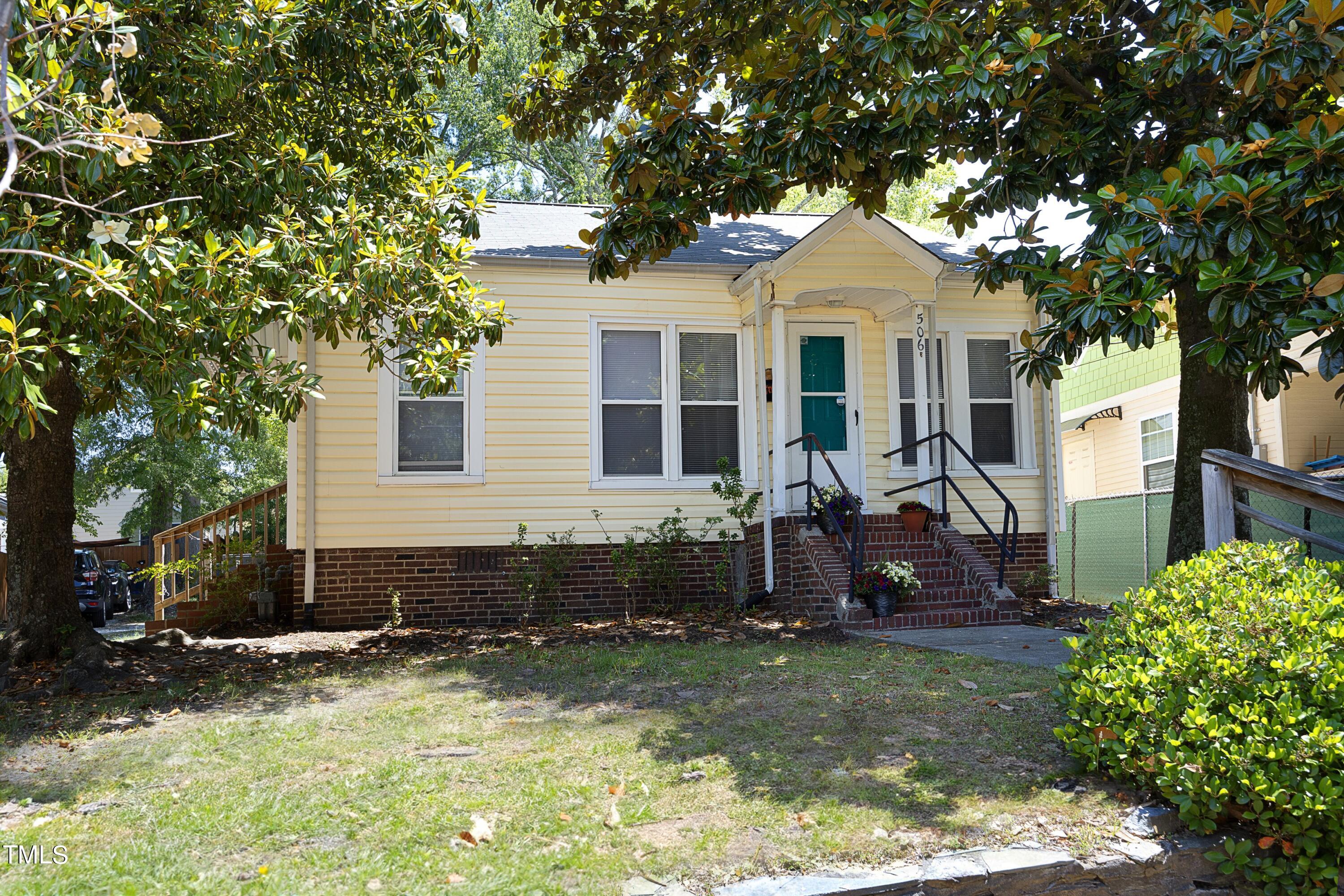506 N Hyde Park Avenue Property Photo 1
